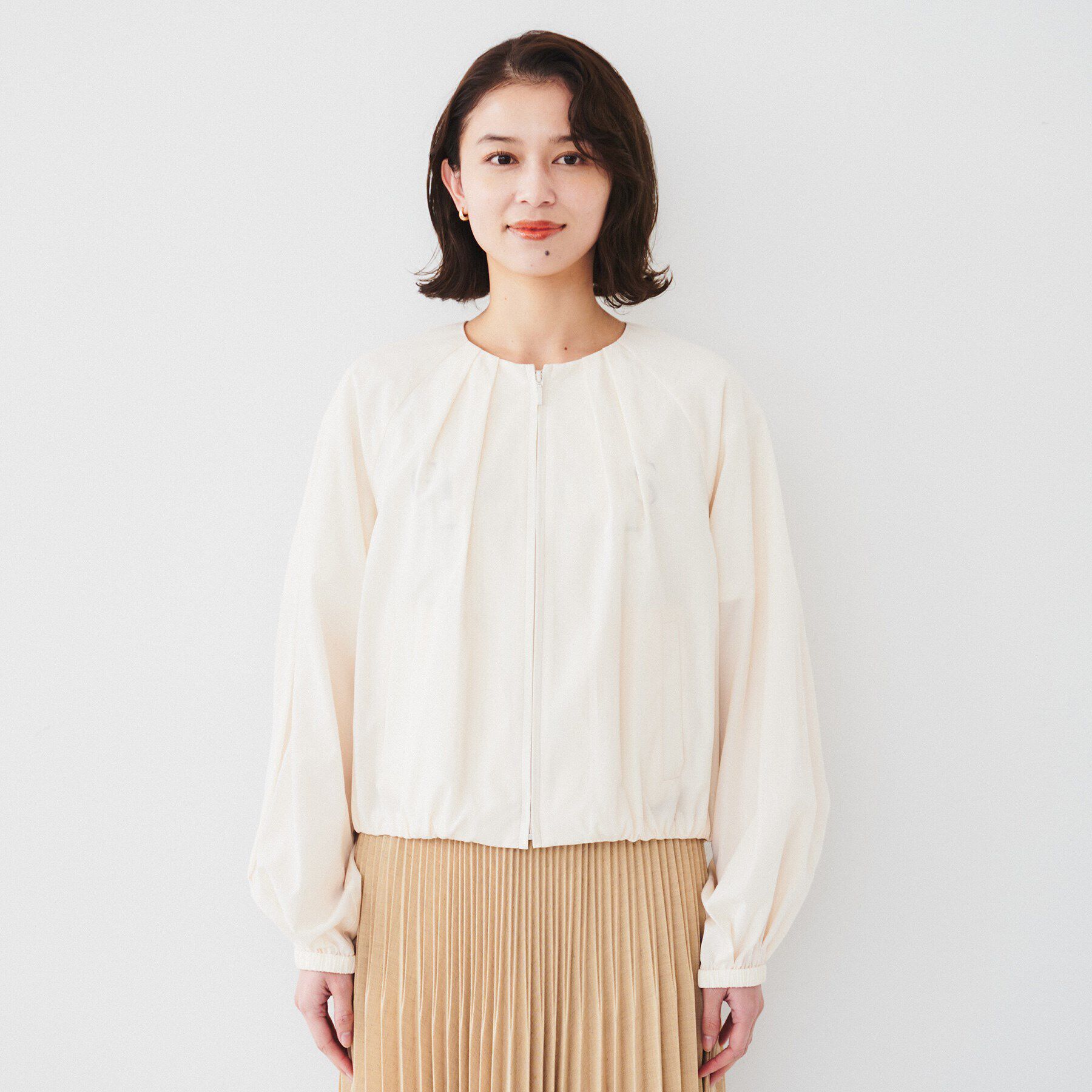 UNTITLED「【春の軽羽織り】ボリューム袖 ノーカラーブルゾン」|ブルゾン・スタジャン|