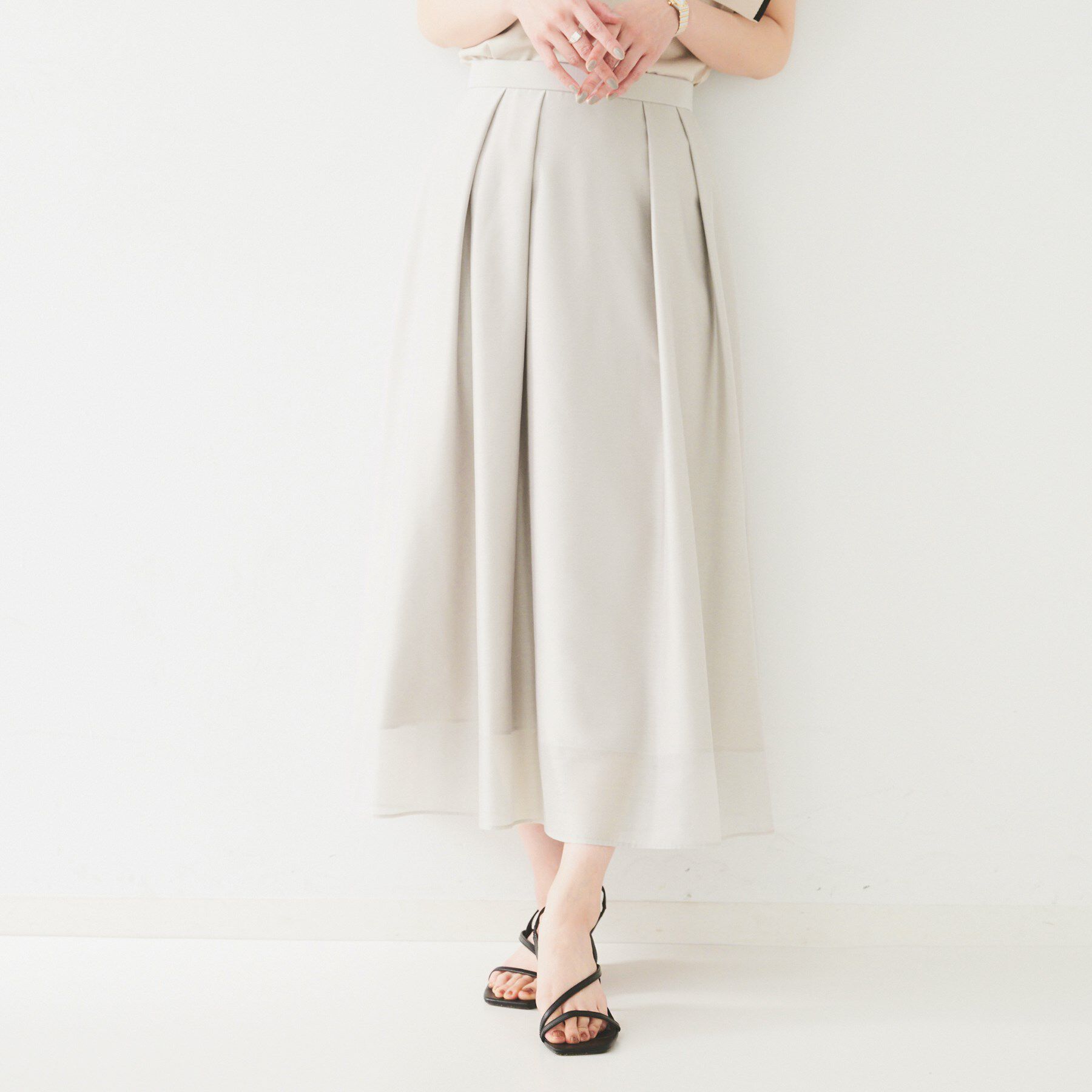 UNTITLED「【後ろウエストゴム/洗える】シアーフレアースカート」|スカート|