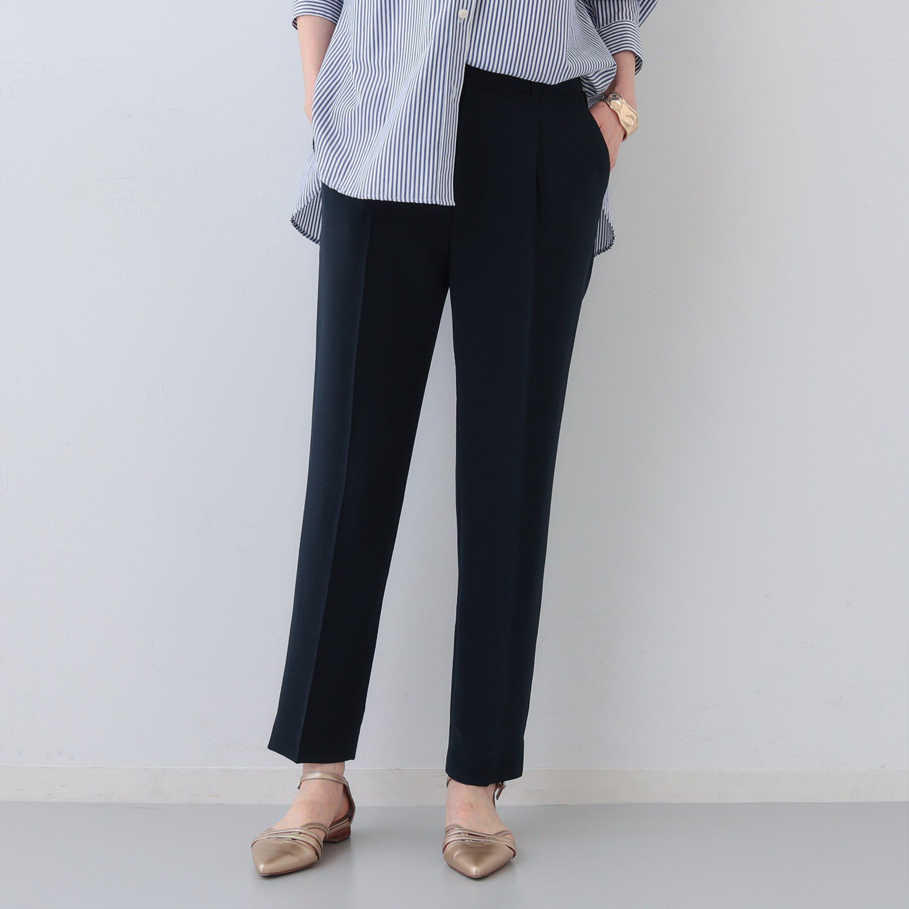 INDIVI「【着る日傘/遮熱/UVケア】タックテーパードパンツ」|スーツ|ネイビー(094)