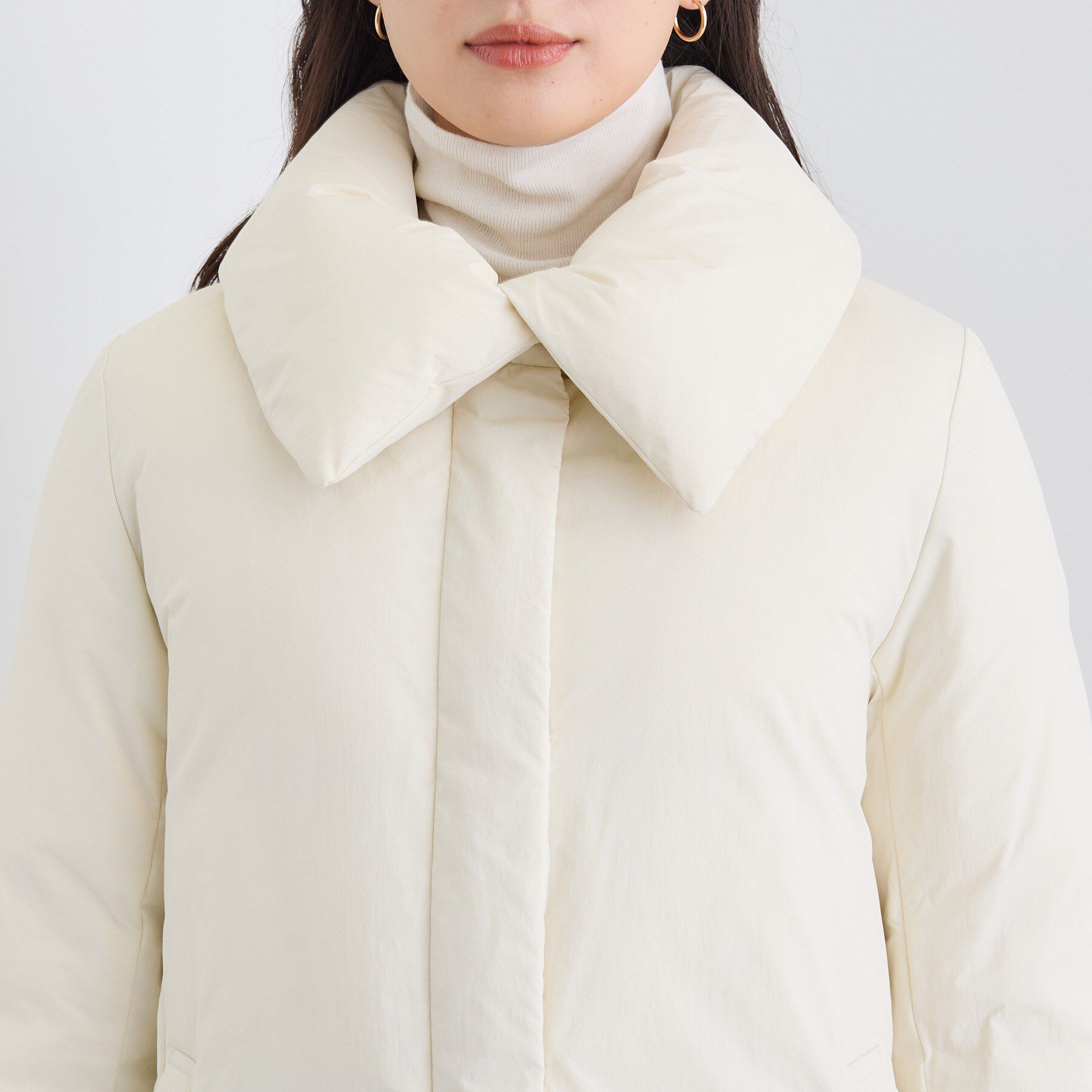 INDIVI「【撥水／洗える／デザイン衿】ステッチレス ショートダウンコート」|ダウン|