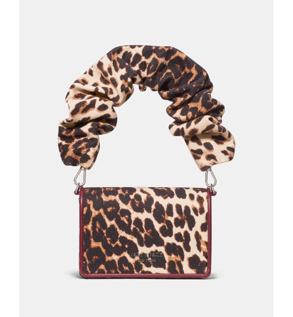 kate spade new york「ナターシャ レオパード スクランチ ストラップ ミニ バッグ」|ストラップ|BLACK
