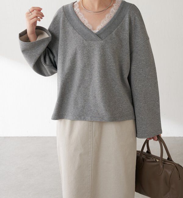  「【上品見え/小顔効果】レース付Vスウェット」|Tシャツ・カットソー|