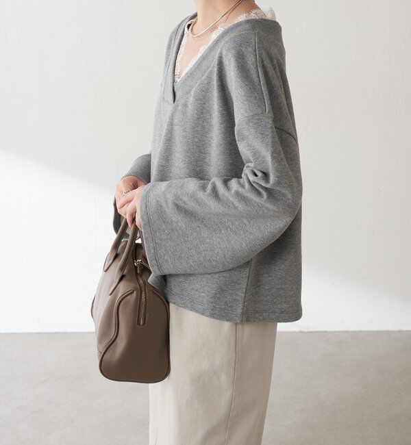  「【上品見え/小顔効果】レース付Vスウェット」|Tシャツ・カットソー|