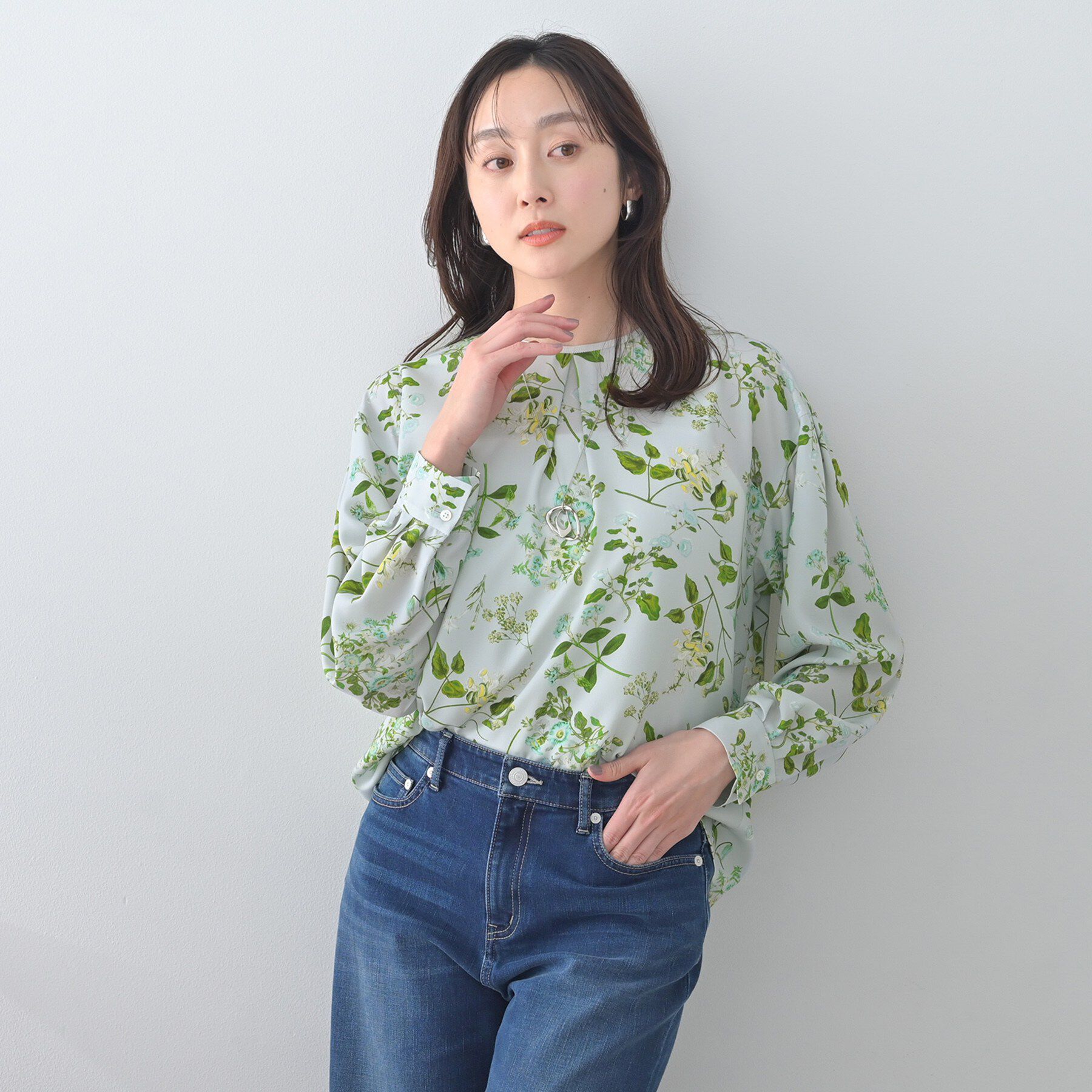 UNTITLED「ボタニカルブラウス」|シャツ・ブラウス|サックスブルー(19