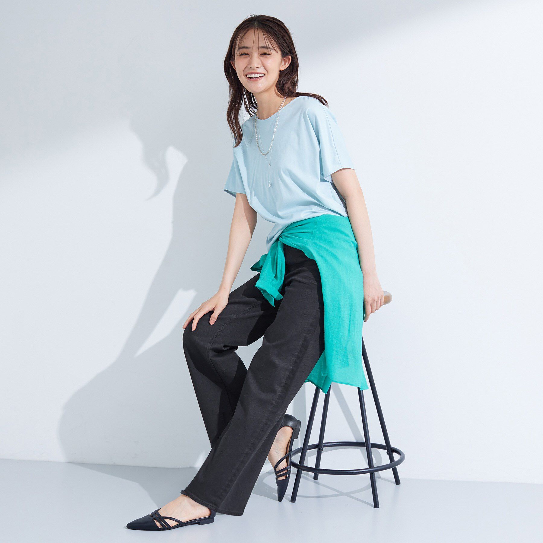 INDIVI「【春の新色登場！褒められデニム】ワイドストレート デニムパンツ」|デニム|