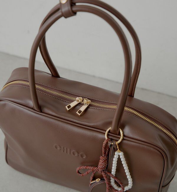  「【2サイズ展開】チャーム付きスクエアボストンバッグ【タブレット端末収納可能】」|ボストンバッグ|