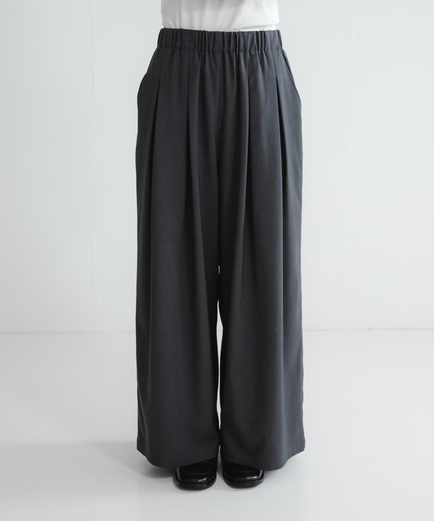 URBAN RESEARCH「ストレッチタックギャザーワイドパンツ」|その他|