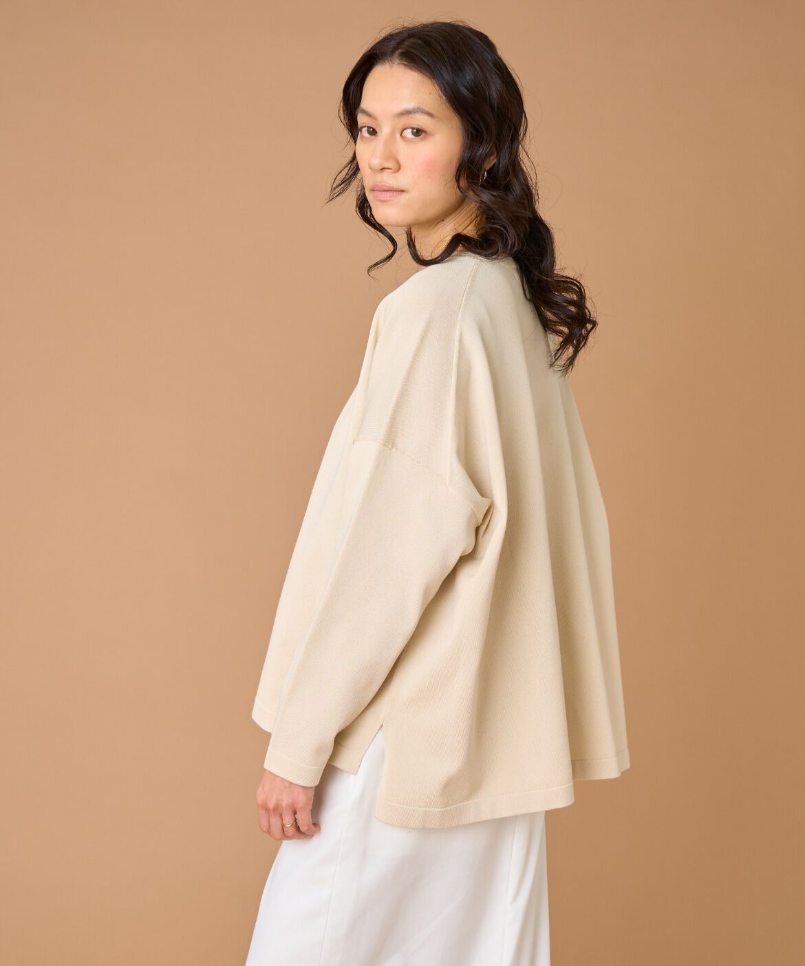 INED「オーバーサイズクルーネックニット」|ニット・セーター|ベージュ2