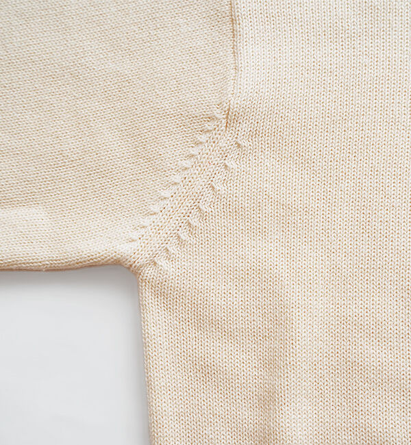 休日と詩「休日のやさしい襟のニット」|ニット・セーター|