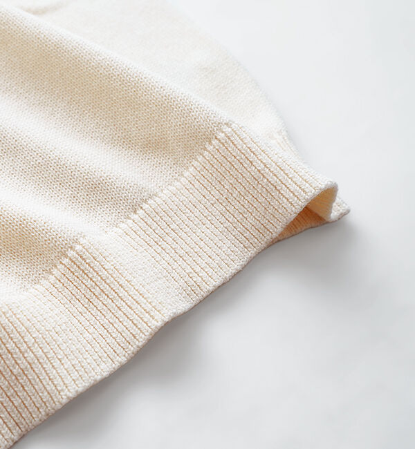 休日と詩「休日のやさしい襟のニット」|ニット・セーター|