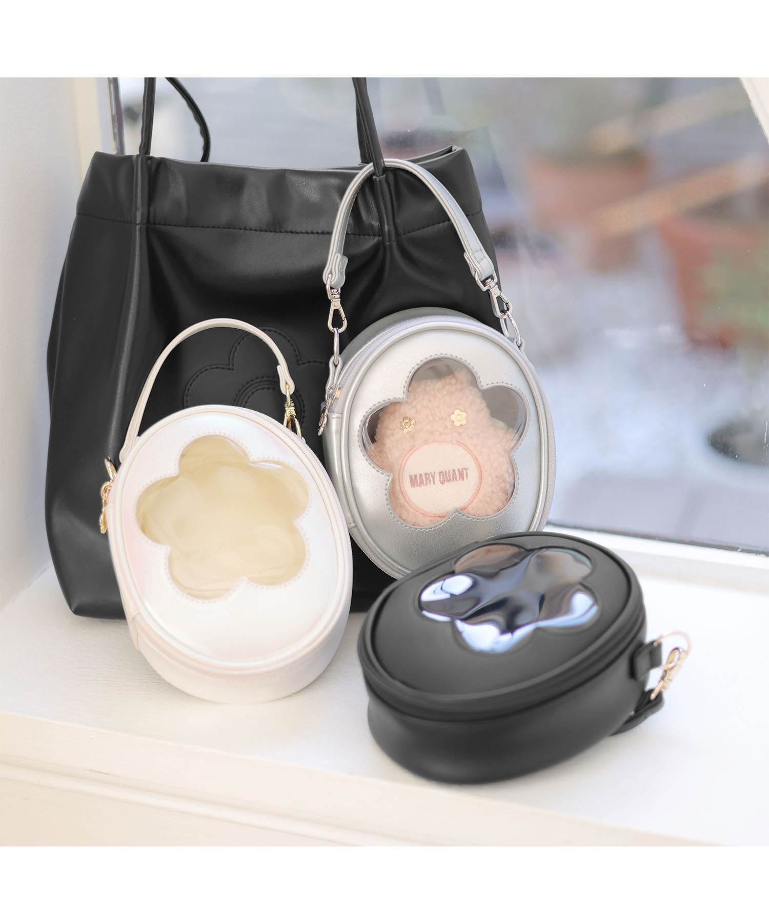 MARY QUANT「デイジークリアフレーム フェイバリットポーチ」|ポーチ|