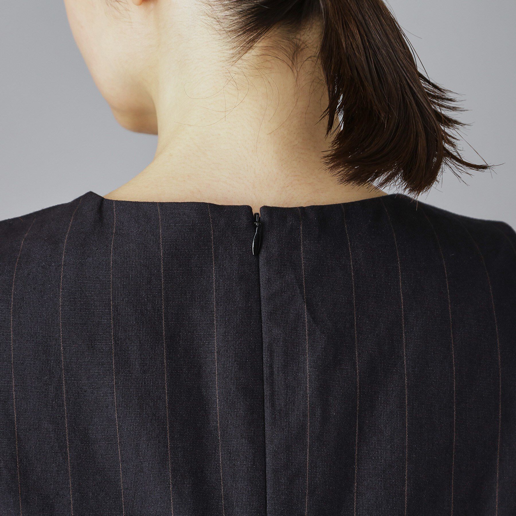 DRESSTERIOR「TICCA（ティッカ）Vネックノースリーブワンピース」|ワンピース|