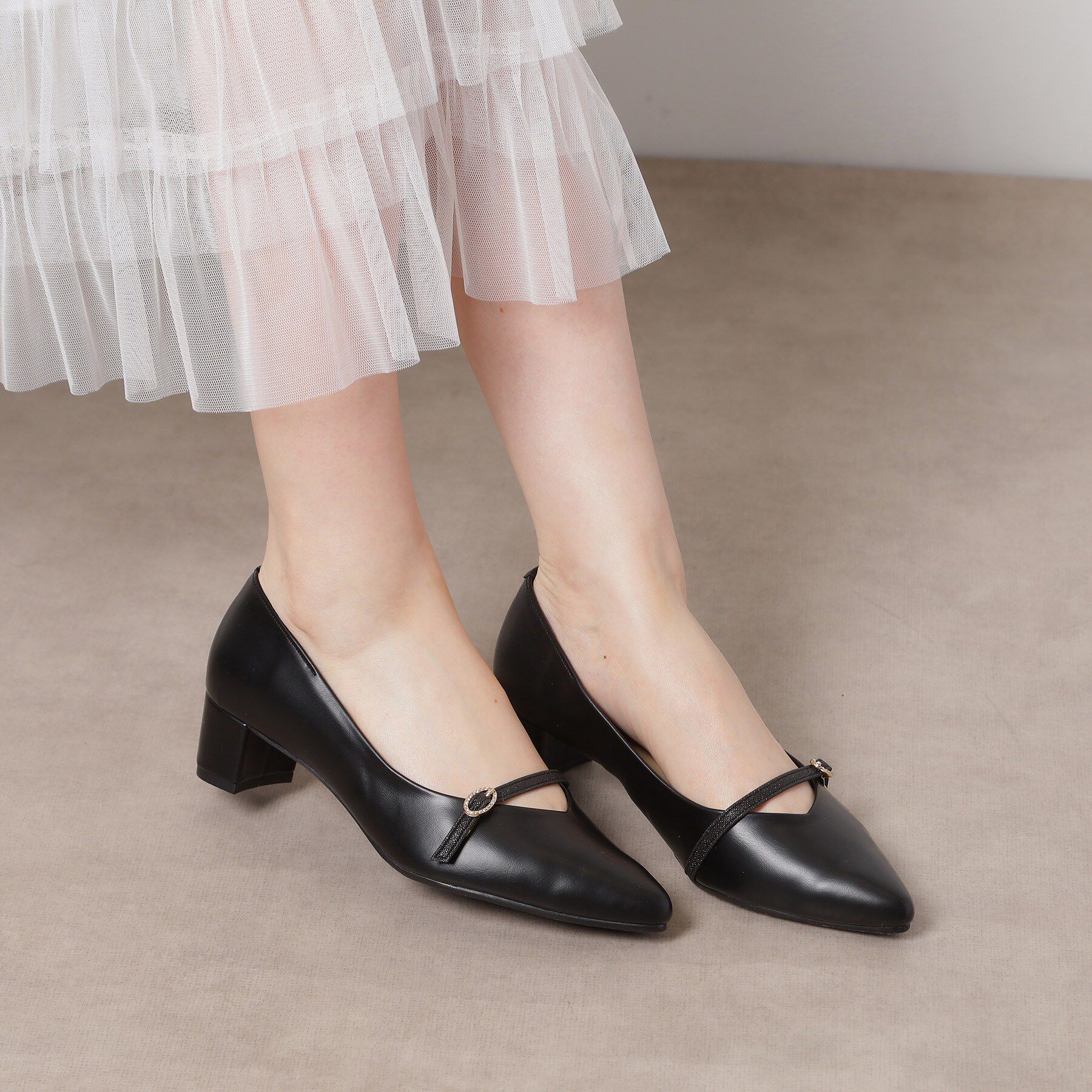 ESPERANZA「ベルトポインテッドパンプス」|パンプス|ブラック(019)