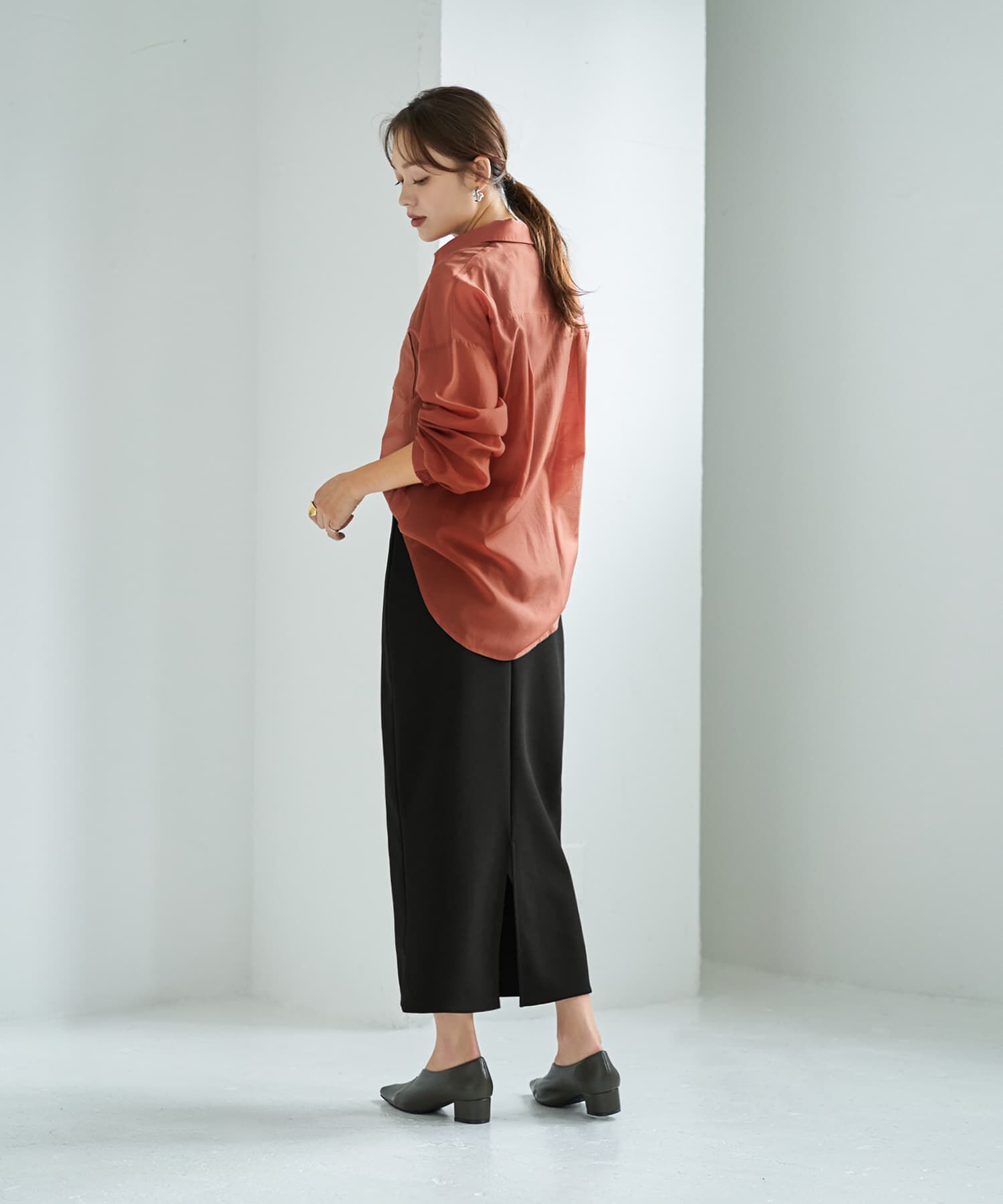 STYLE DELI「【袖口がゴムで便利な】微シアー微光沢シャツ」|シャツ・ブラウス|