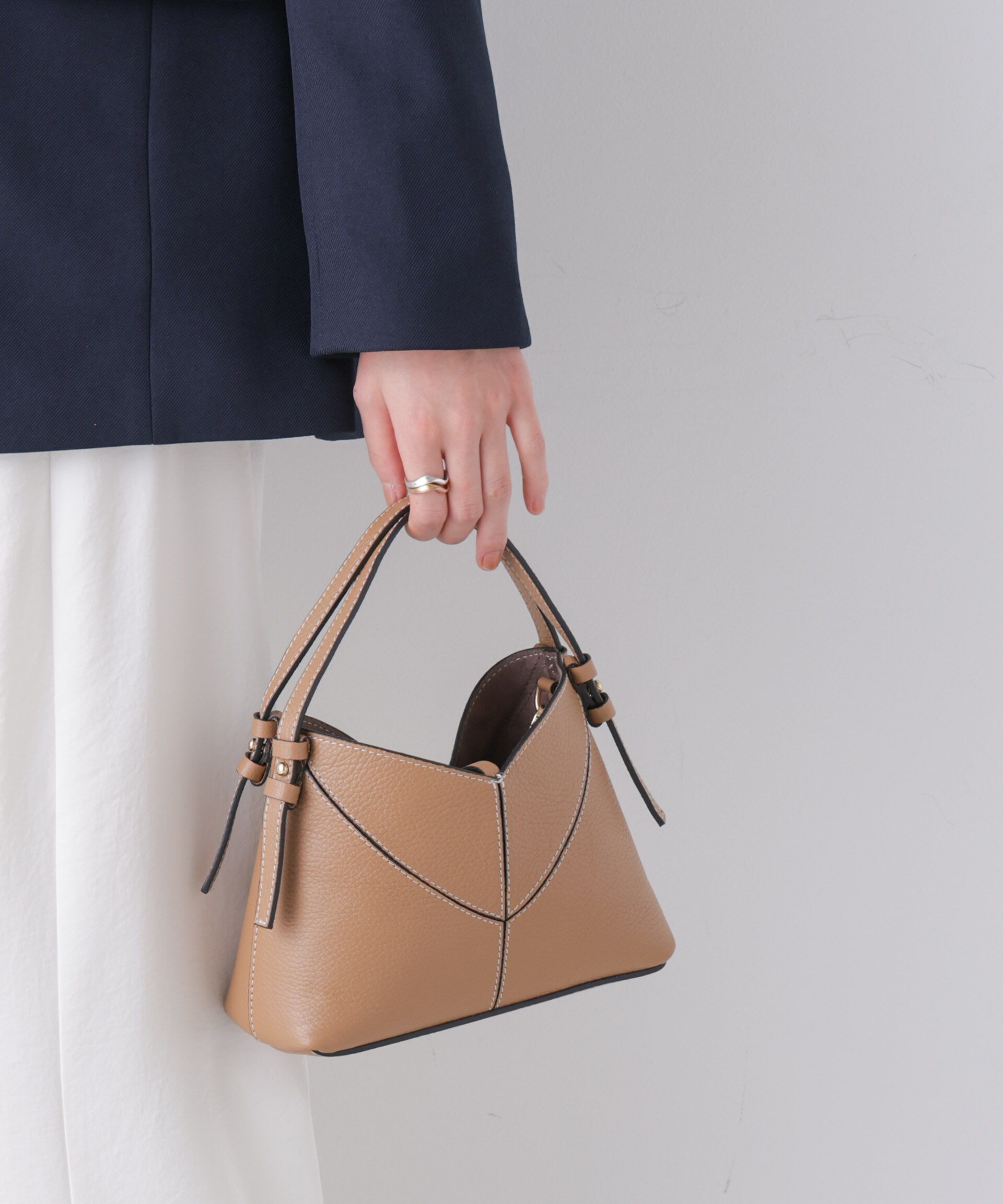 nano･universe「AULENTTI/レザーステッチショルダーバッグ」|ショルダー・メッセンジャー|