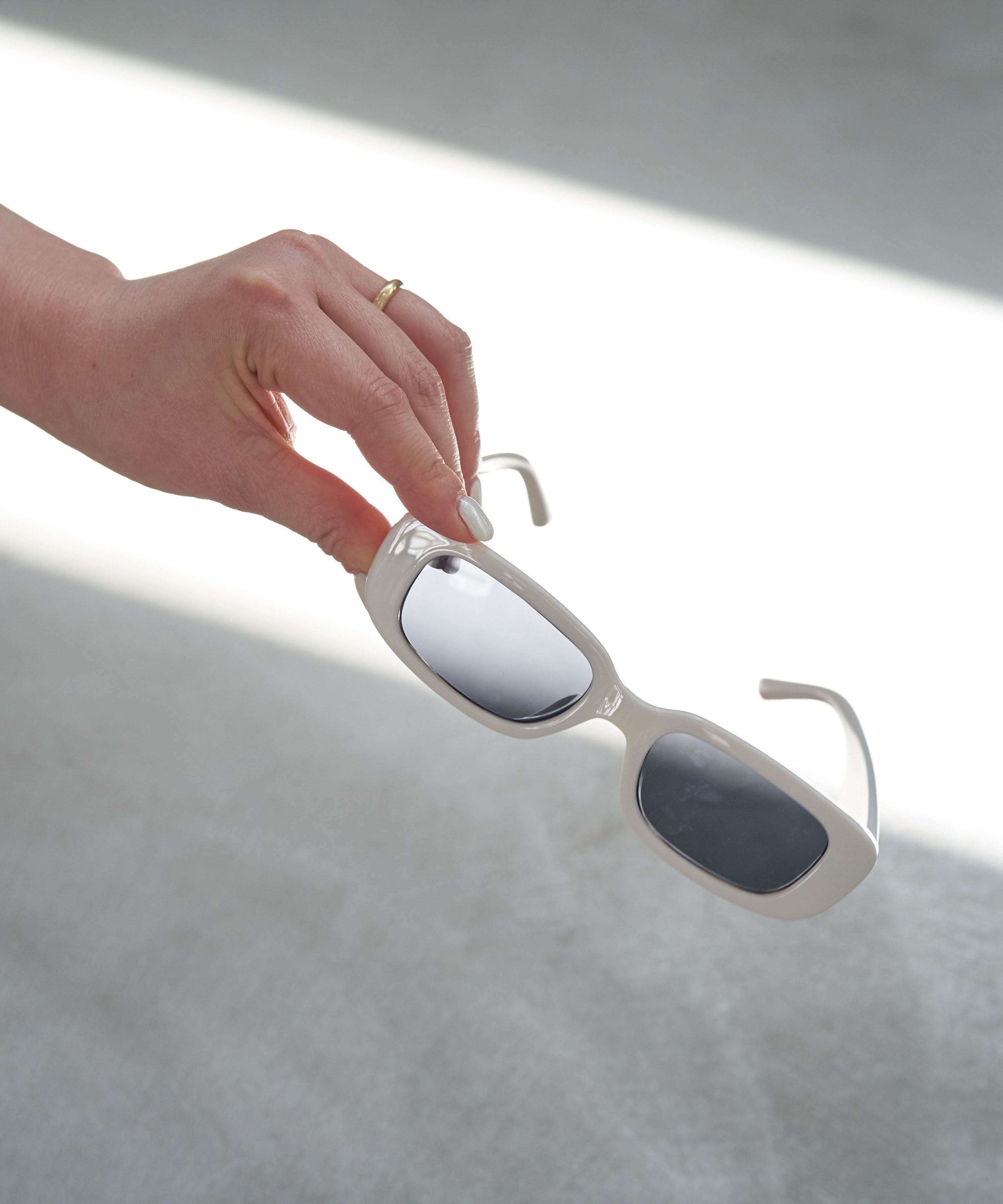 VIS「オーバルファッショングラス」|サングラス|ホワイト(10)