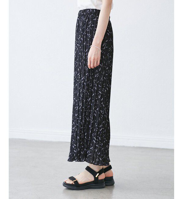 Rope&rsquo;Picnic「ガーデンフラワープリーツパンツ/リンクコーデ」|チノ|