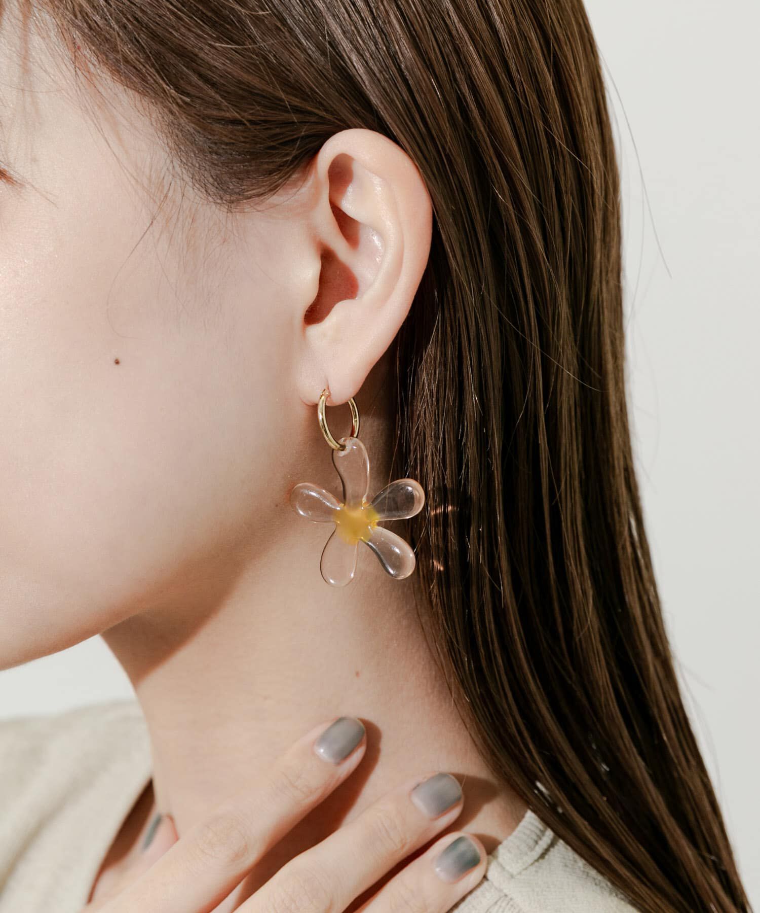 SMELLY「クリアフラワーメタルフープピアス」|ピアス|