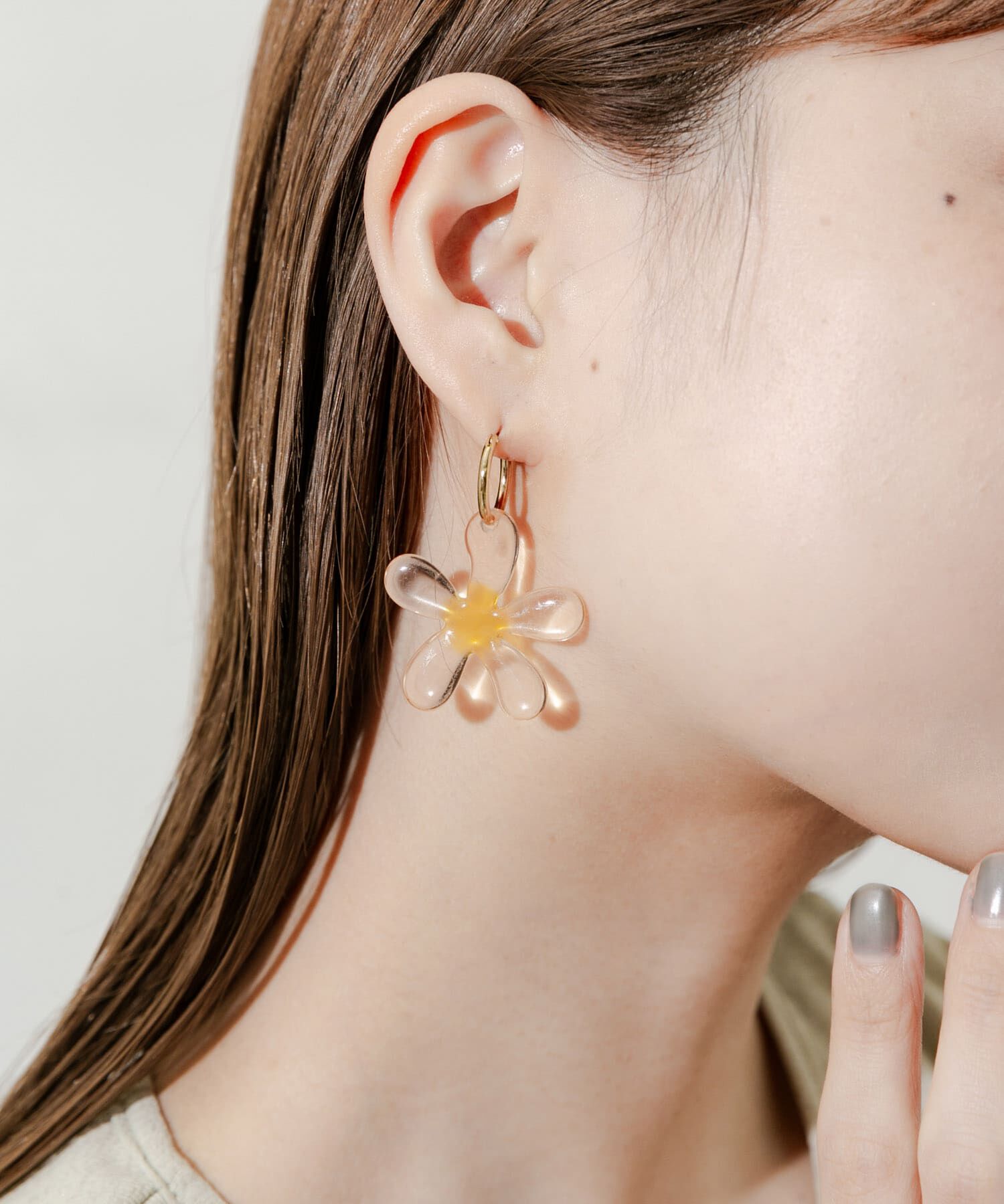 SMELLY「クリアフラワーメタルフープピアス」|ピアス|