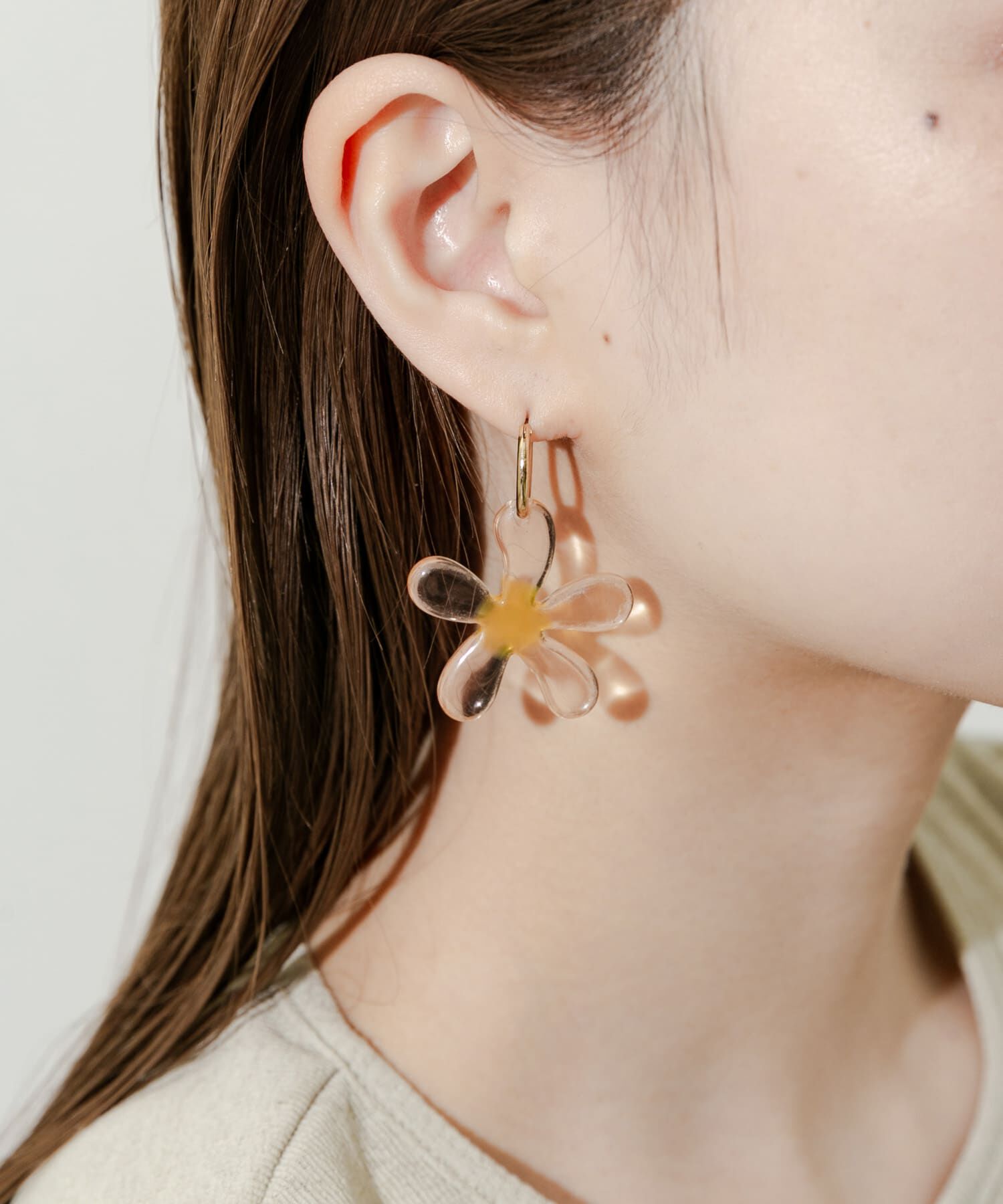 SMELLY「クリアフラワーメタルフープピアス」|ピアス|