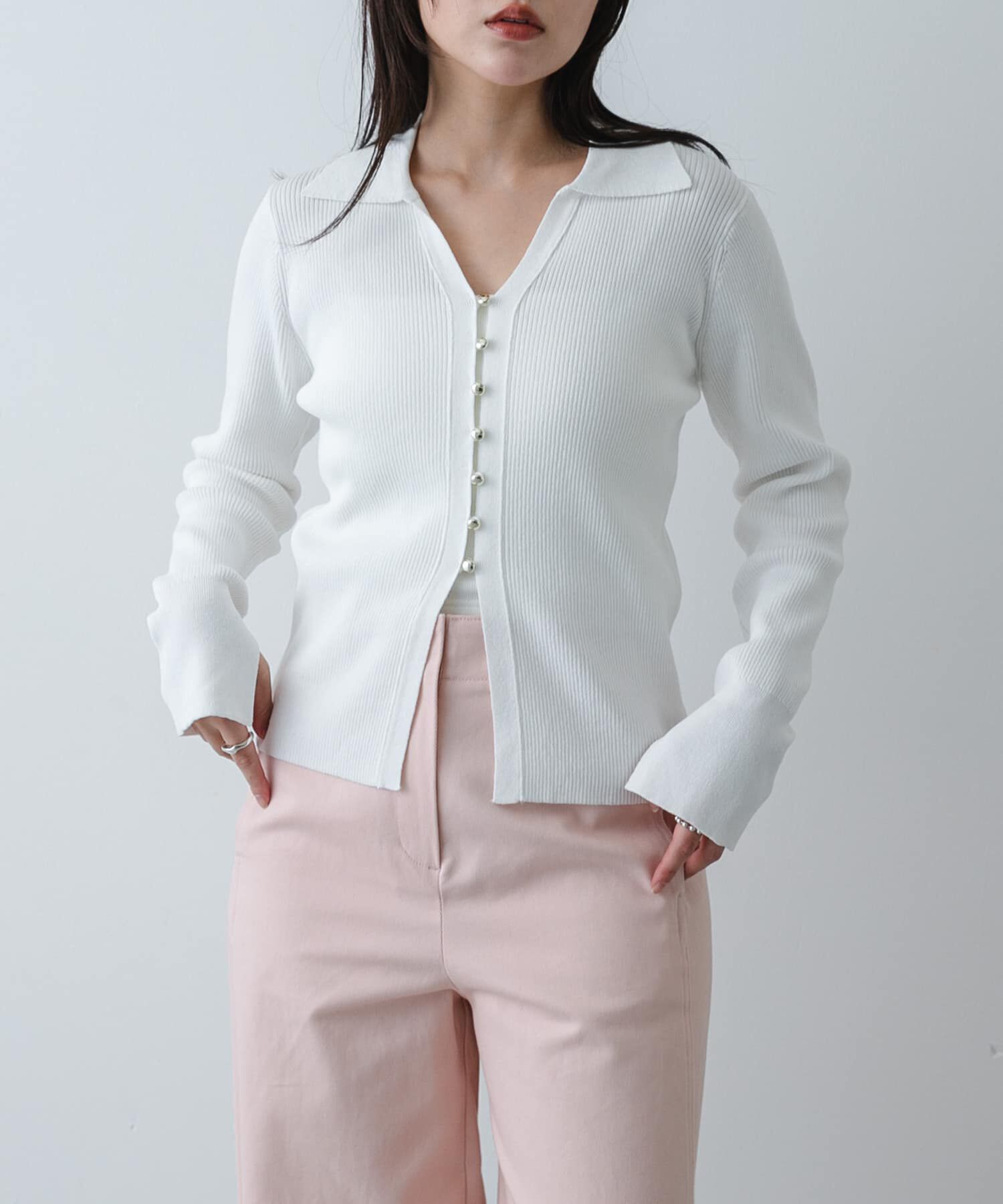 SENSE OF PLACE by URBAN RESEARCH「『一部WEB限定ｶﾗｰ』『洗濯可』ﾒﾀﾙﾎﾞﾀﾝｴﾘﾂｷｺﾝﾊﾟｸﾄｶ 」|カーディガン|オフホワイト