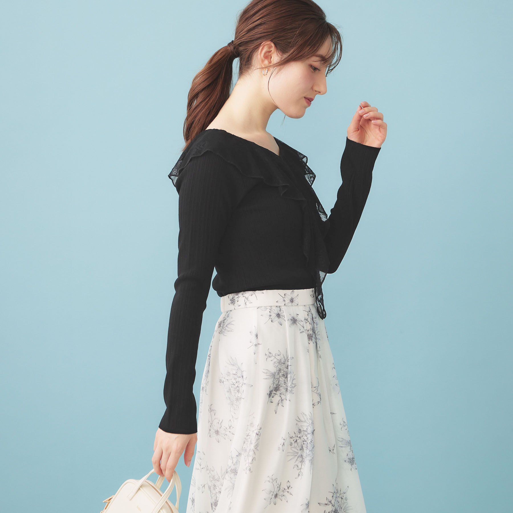 index「レースフリルVネックリブニット【洗濯機OK/坑ピル】」|ニット・セーター|