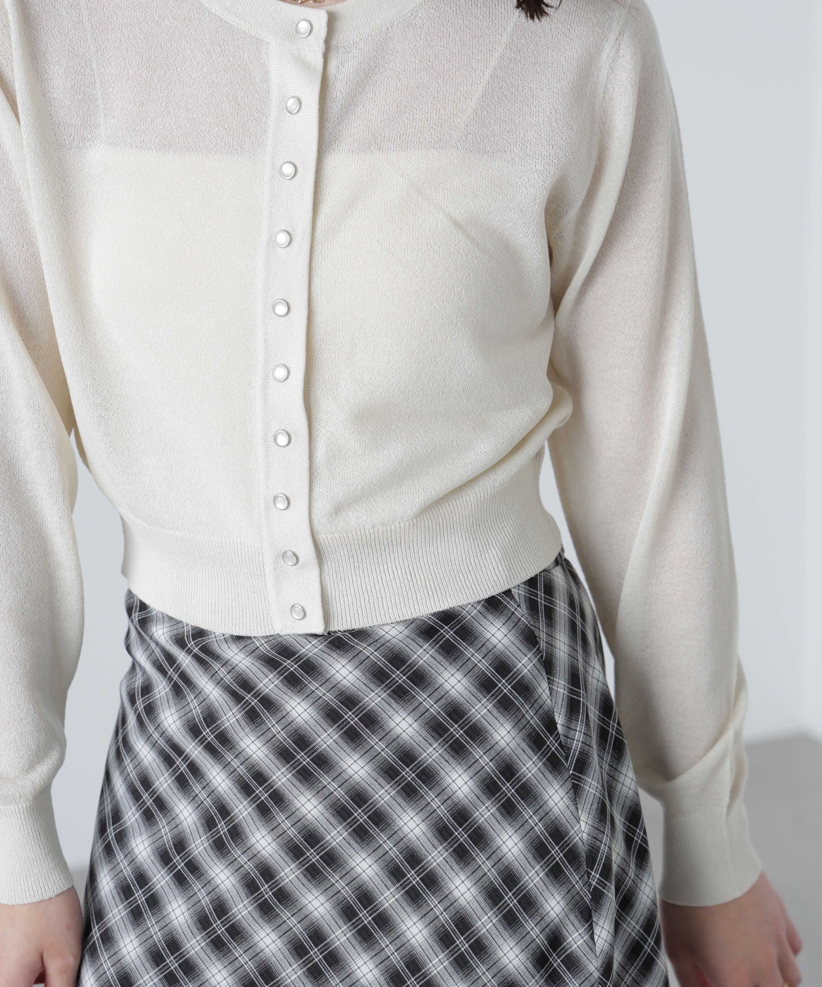  「ドットボタンクルーネックカーディガン」|ニット・セーター|