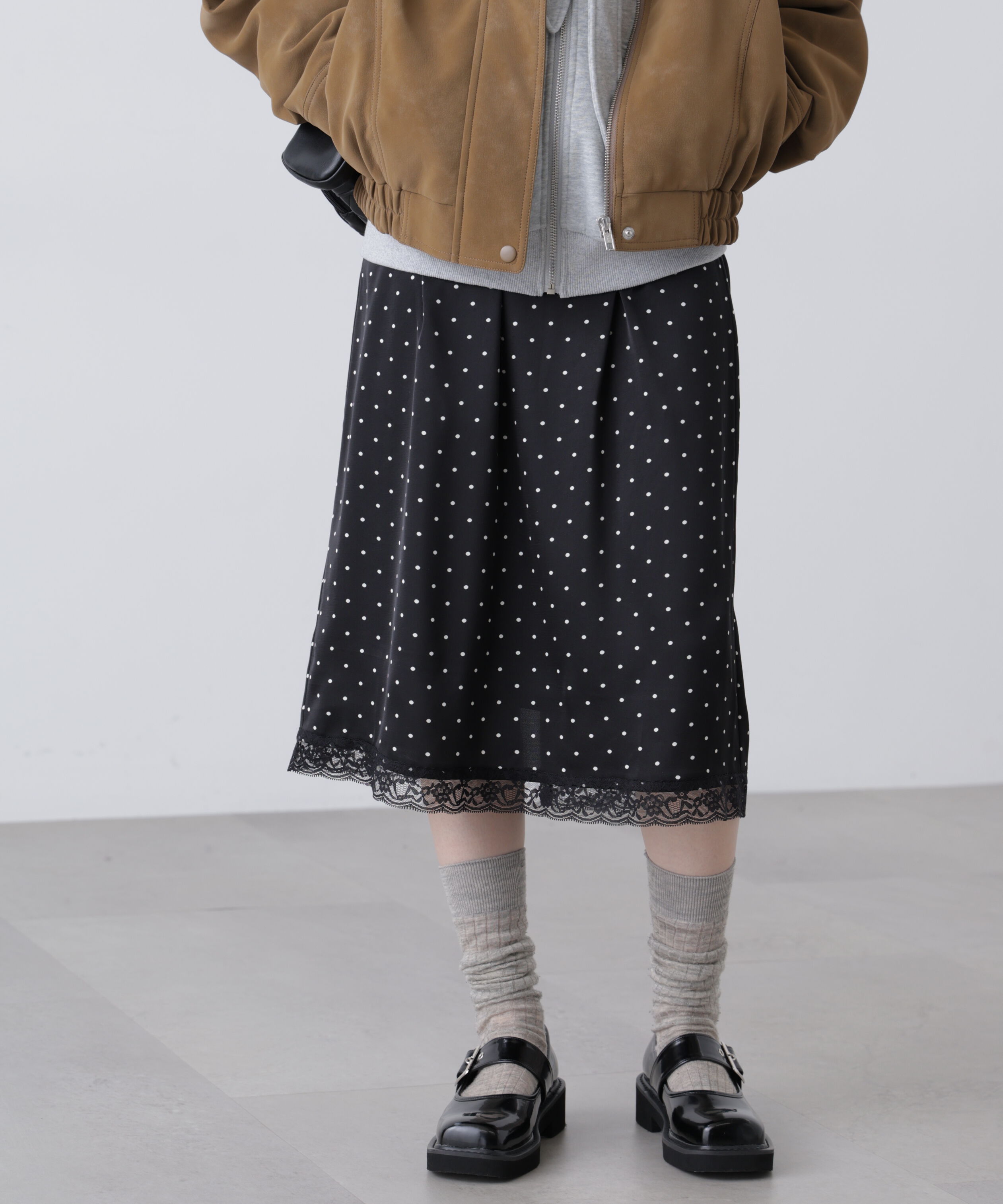  「レーストリムサテンミディスカート」|スカート|