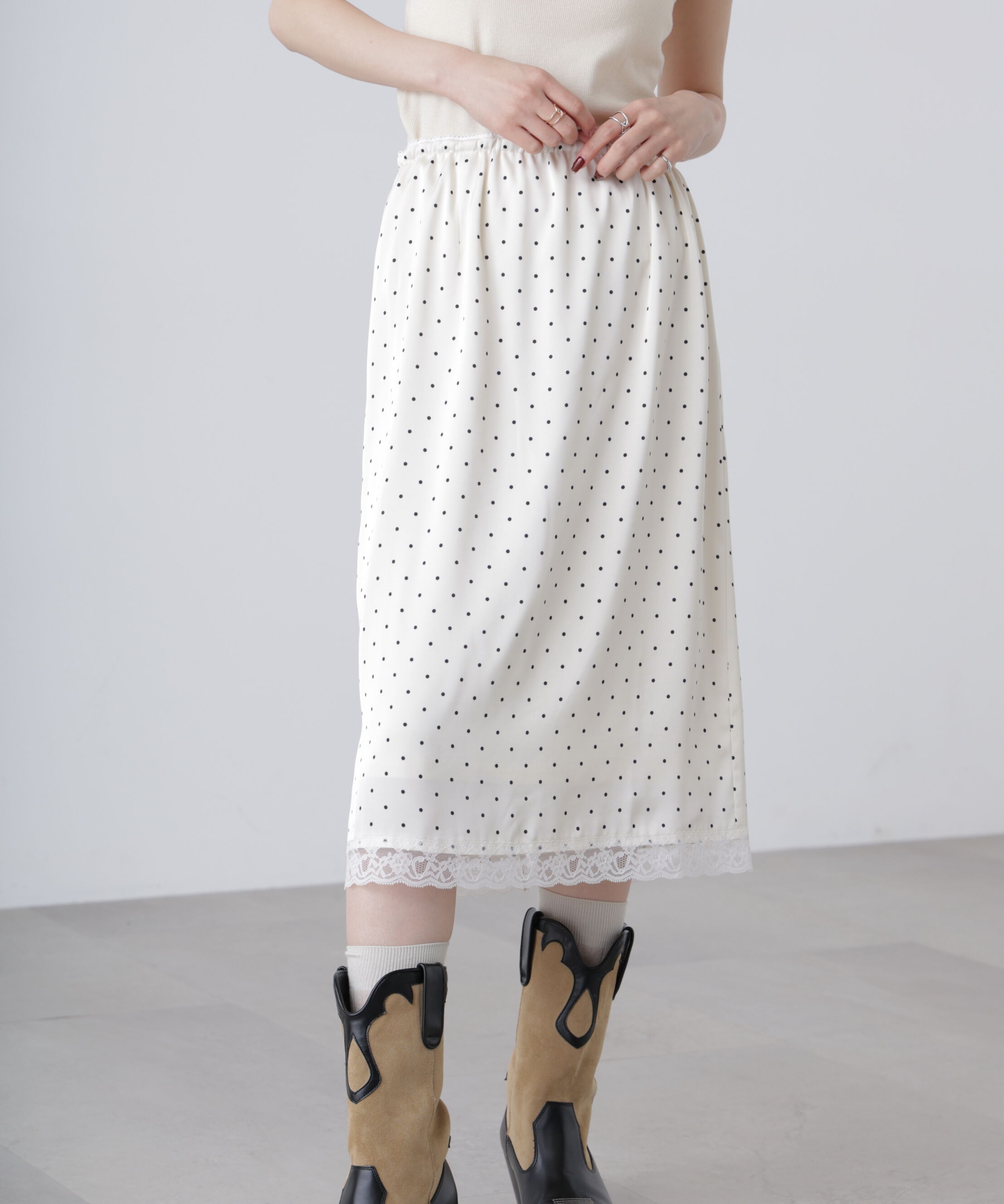  「レーストリムサテンミディスカート」|スカート|