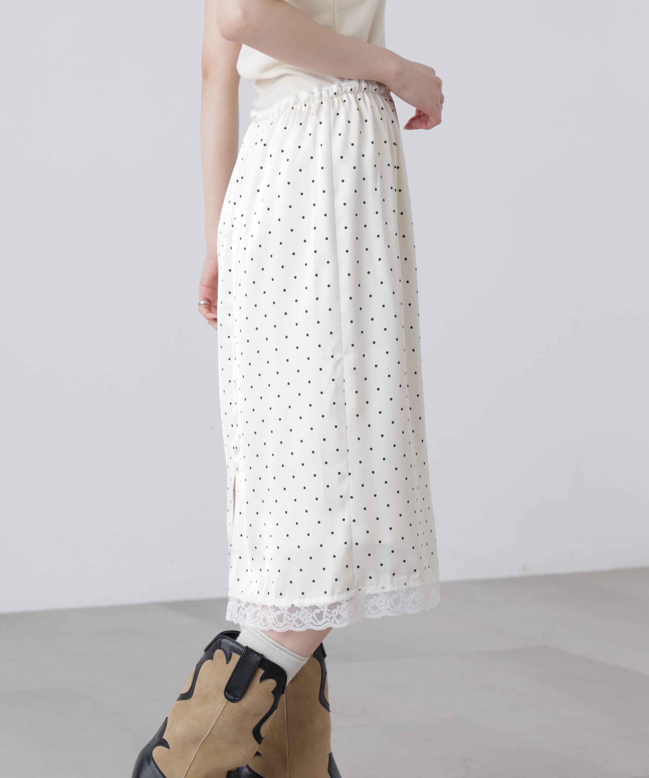  「レーストリムサテンミディスカート」|スカート|