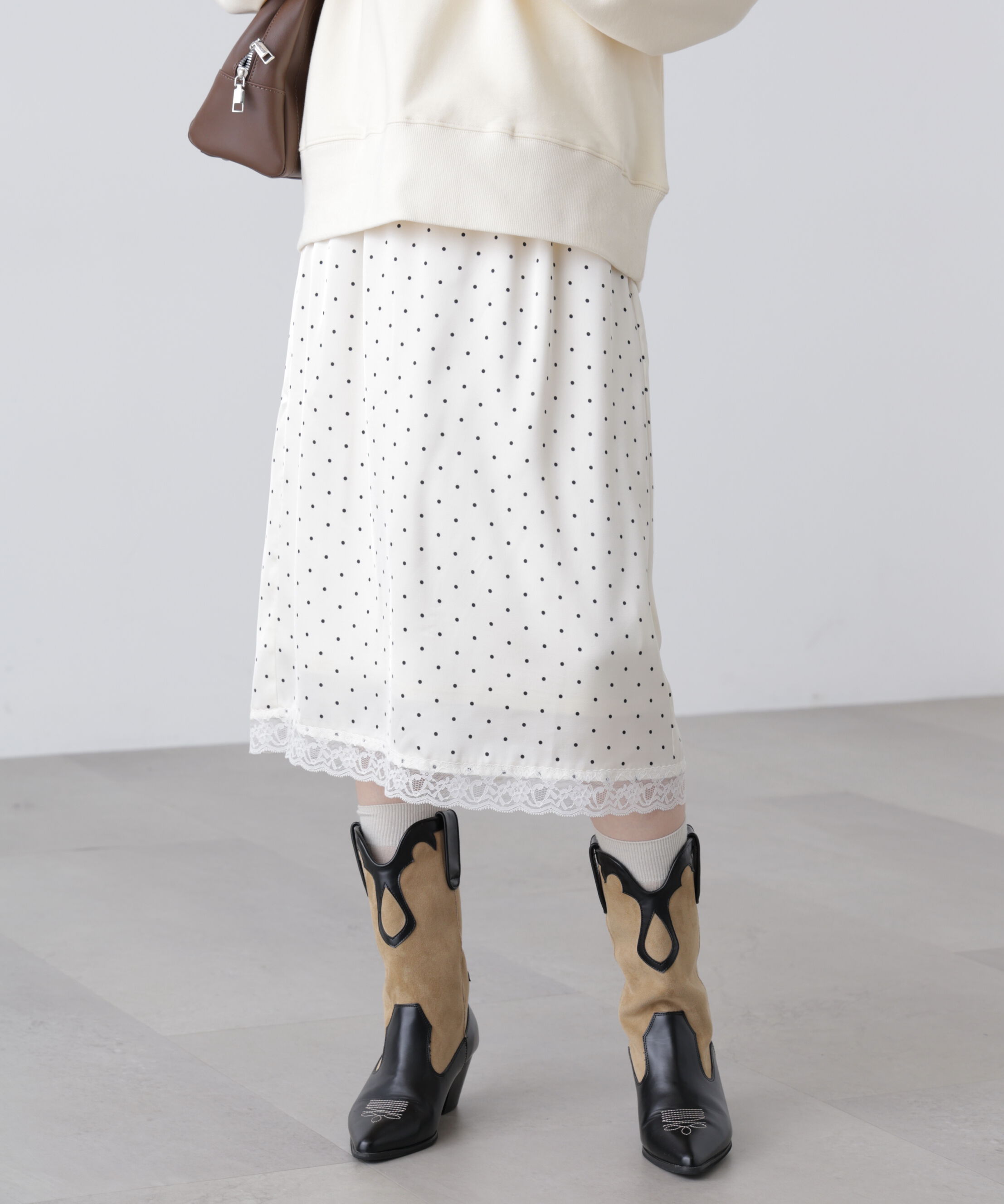  「レーストリムサテンミディスカート」|スカート|