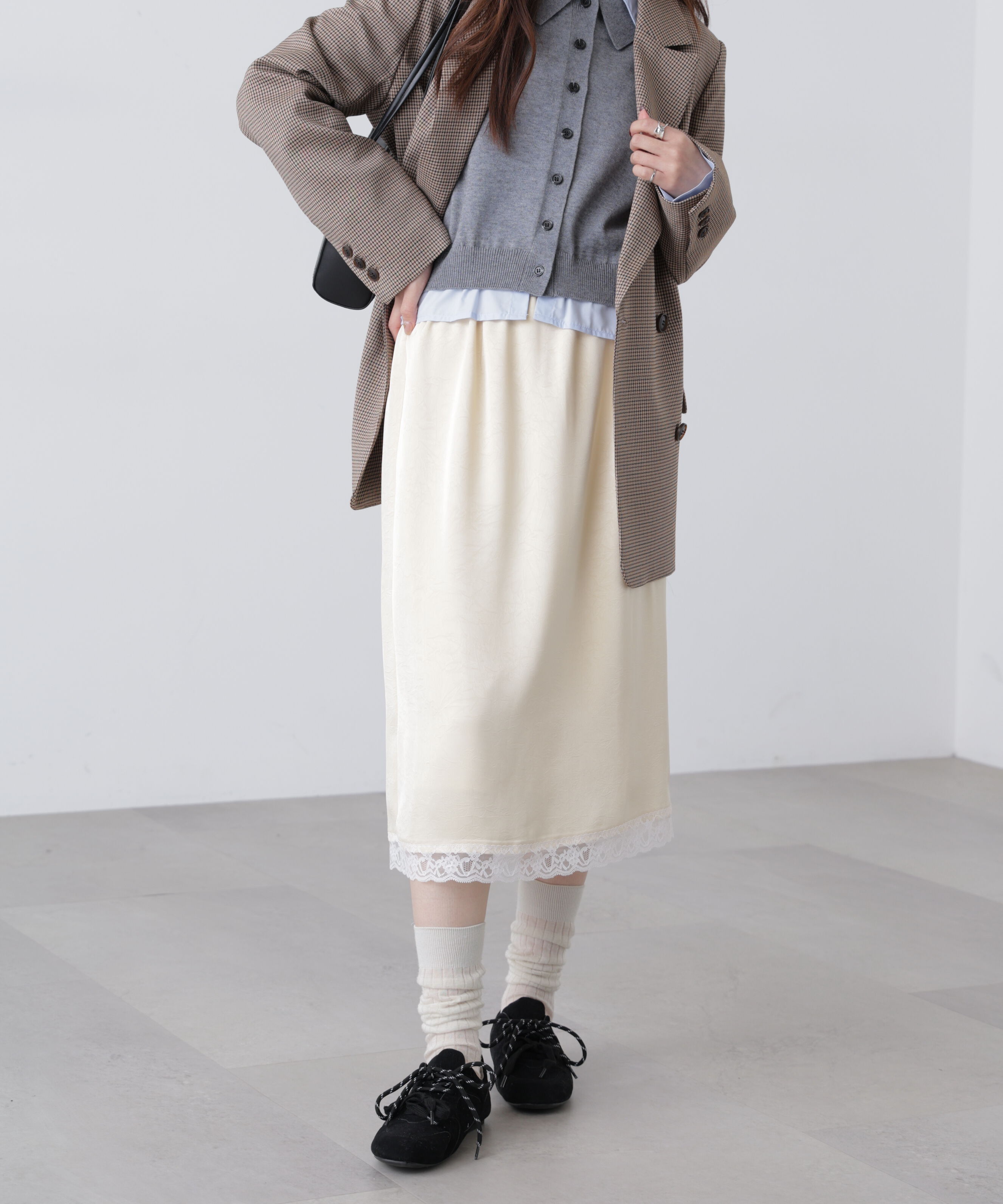  「レーストリムサテンミディスカート」|スカート|