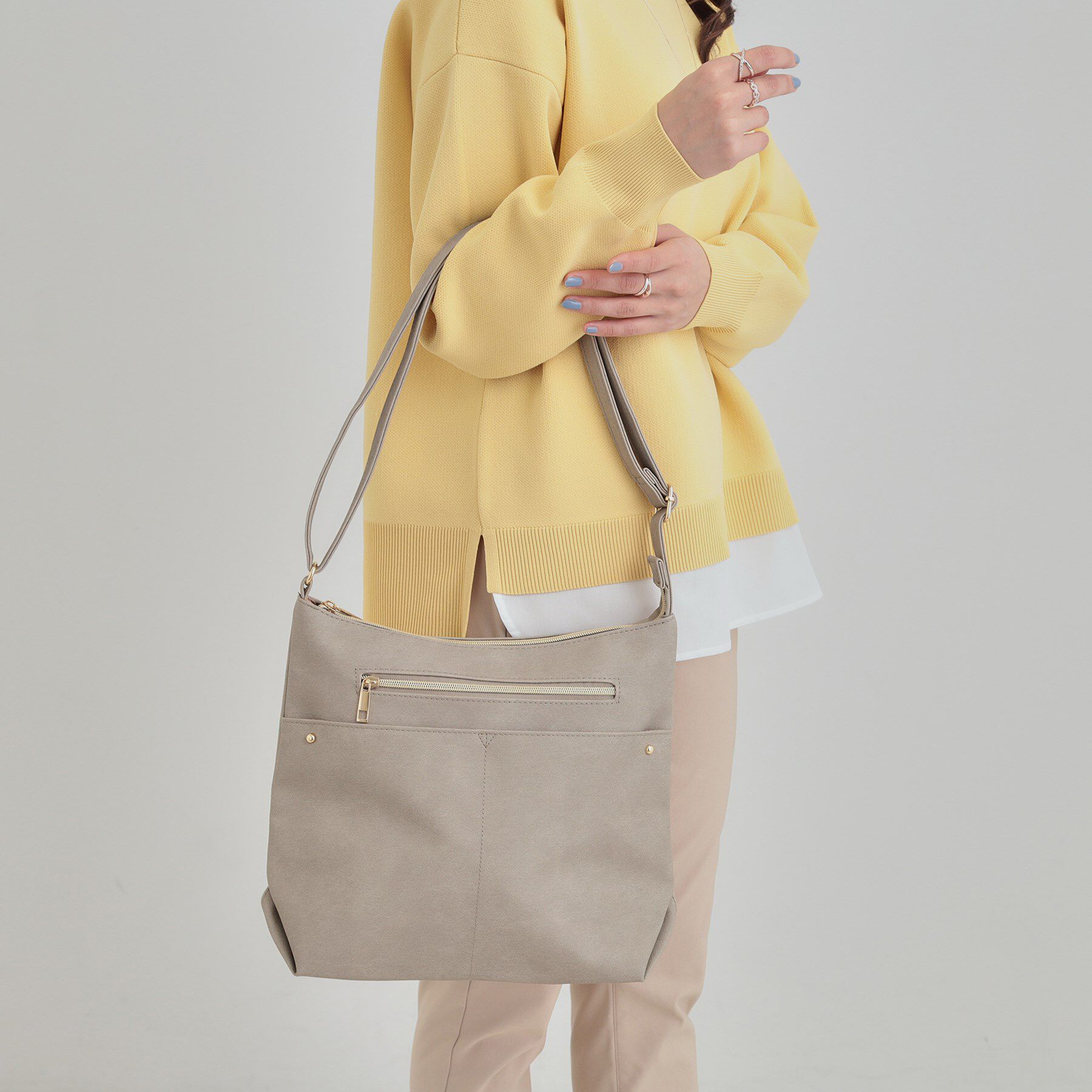 SHOO･LA･RUE「フロントWポケットショルダーバッグ」|ショルダー・メッセンジャー|