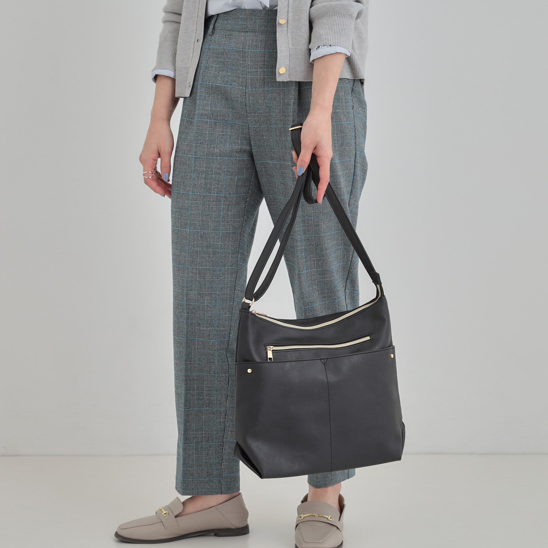 SHOO･LA･RUE「フロントWポケットショルダーバッグ」|ショルダー・メッセンジャー|