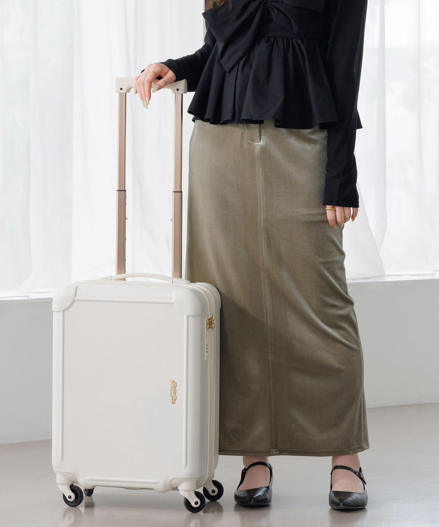 Jewelna Rose「Jewelna Rose フォギージュエルトローリー 38L Sサイズ 機内持ち込み 05091」|キャリーケース|オフホワイト