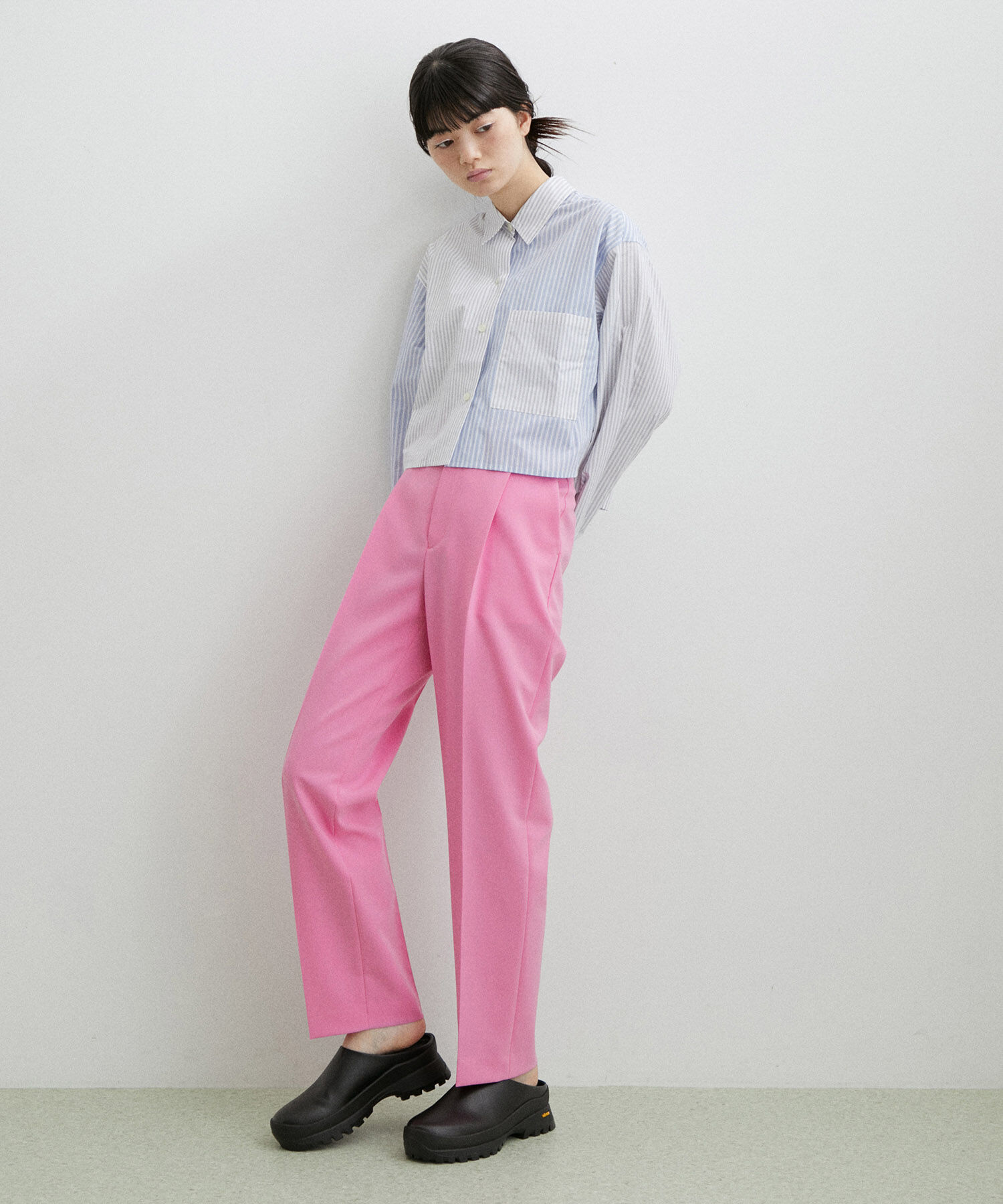 ADAM ET ROPE'「【サステナブル】スリムスラックス」|スラックス|