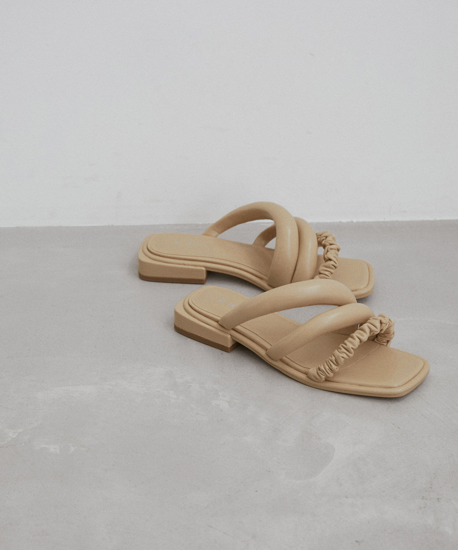 ADAM ET ROPE'「【JW PEI】Jada」|サンダル|ベージュ(27)