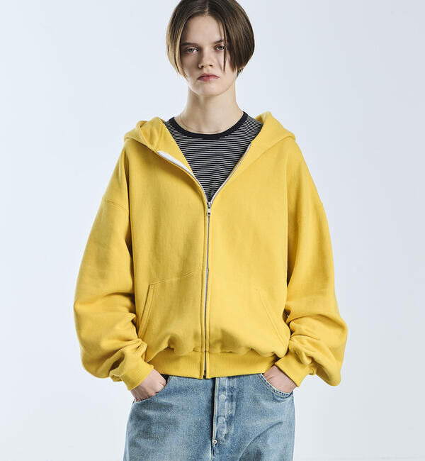  「SOPHIE TALKS ABOUT THE WEATHER | コットン ジップパーカー WOMEN」|パーカー|YELLOW