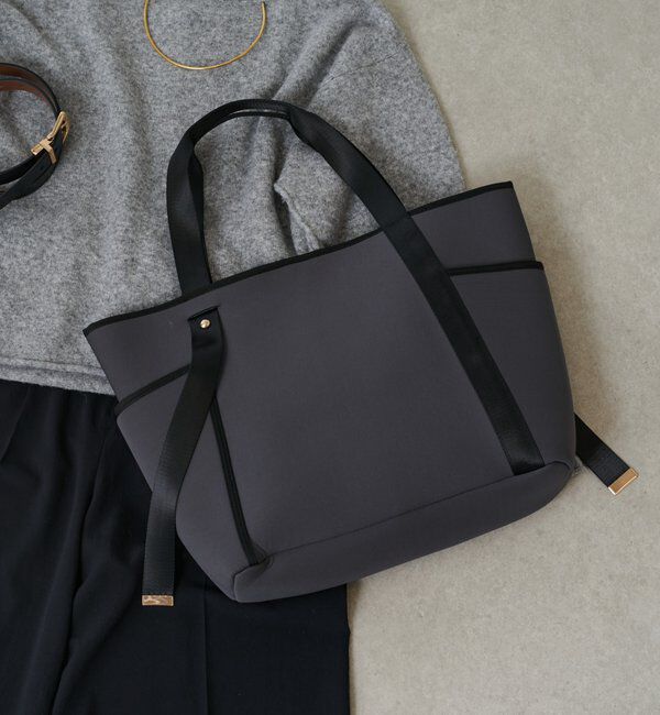  「《新色登場》【PC収納/A4対応/軽量】ウェットダブルポケットトートバッグ」|トートバッグ|チャコールグレー