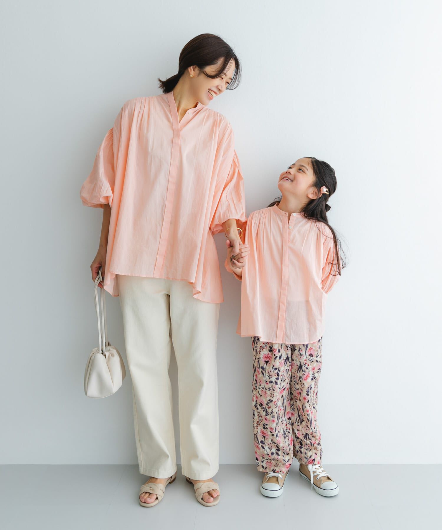 URBAN RESEARCH DOORS「『親子リンク』コットンボイルギャザーブラウス(KIDS)」|その他|ピンク