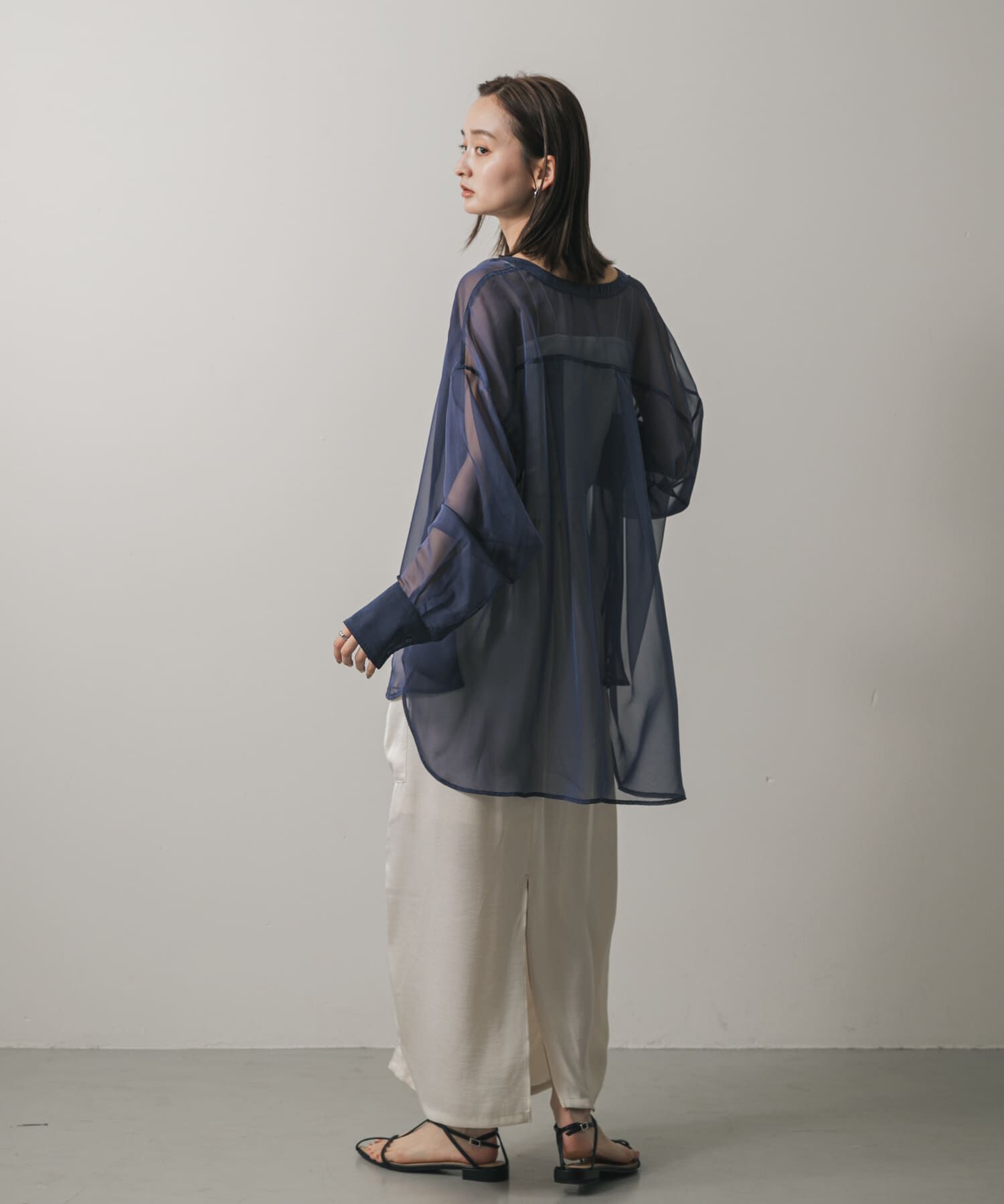 SENSE OF PLACE by URBAN RESEARCH「バンドカラーシャンブレーシアーシャツ」|シャツ・ブラウス|