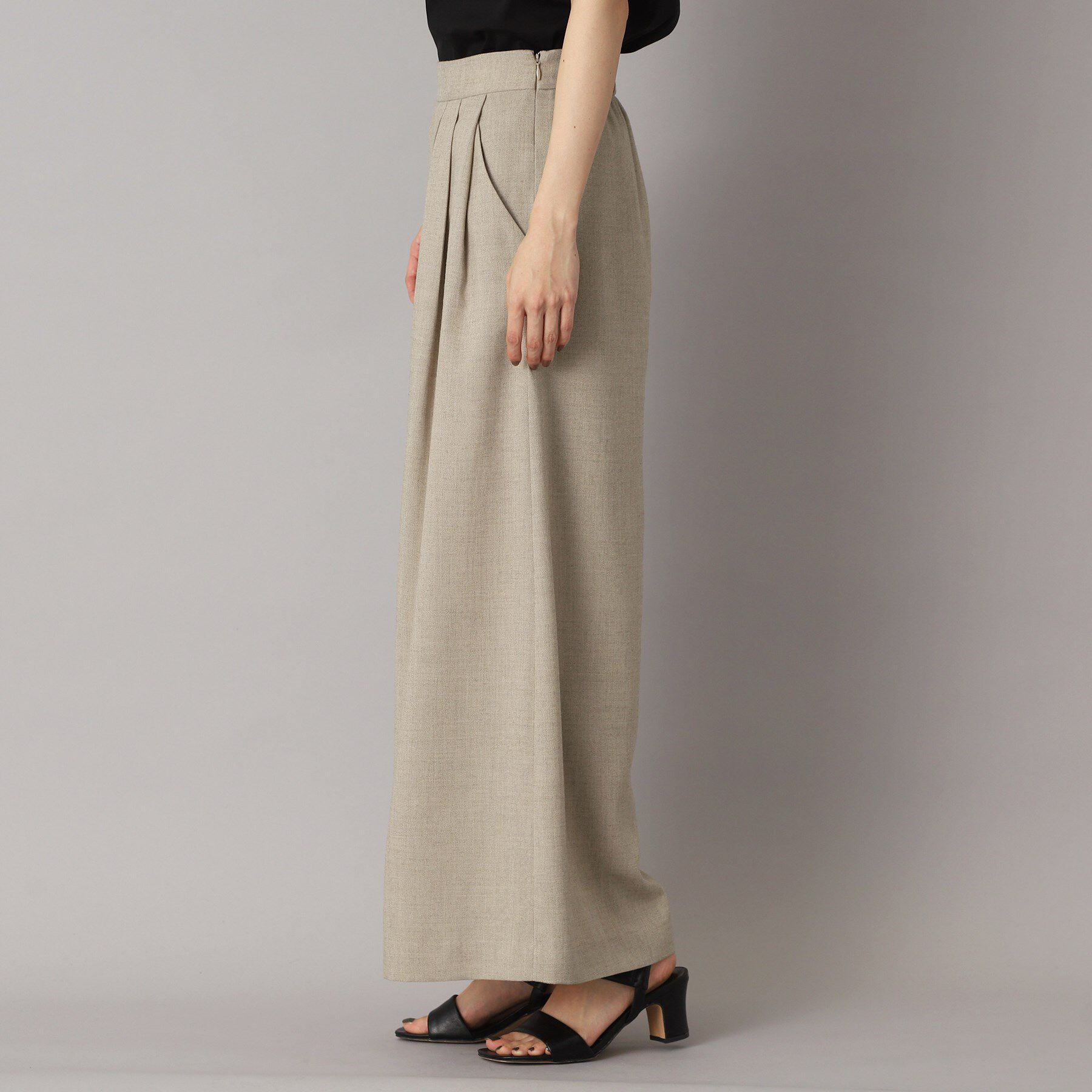 DRESSTERIOR「【洗える/後ろウエストゴム】アシンメトリーウォッシャブルタックフレアパンツ」|その他|