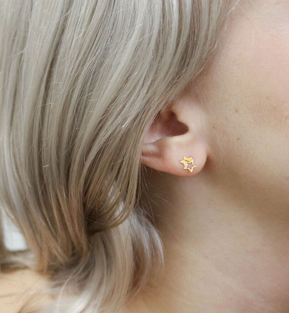  「ゴールド ツインスター ピアス | K18」|ピアス|