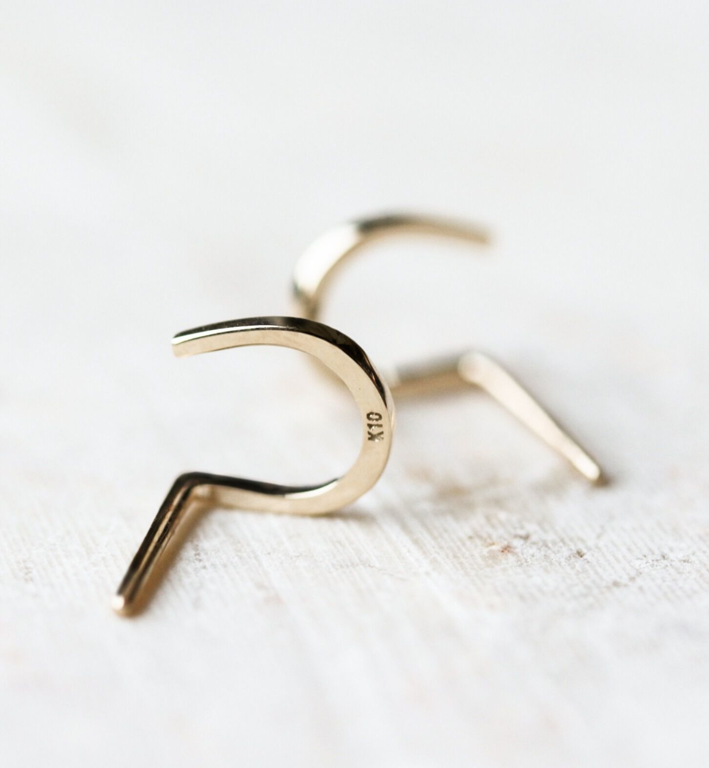  「ゴールド ホースシュー ピアス | K10YG」|ピアス|