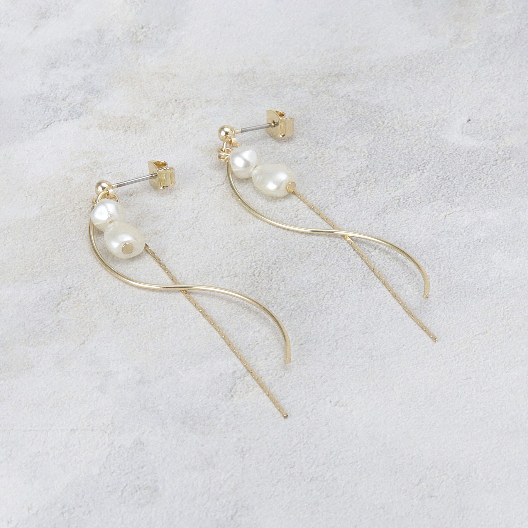 OPAQUE.CLIP「アクリルパール しゃらしゃらピアス」|ピアス|