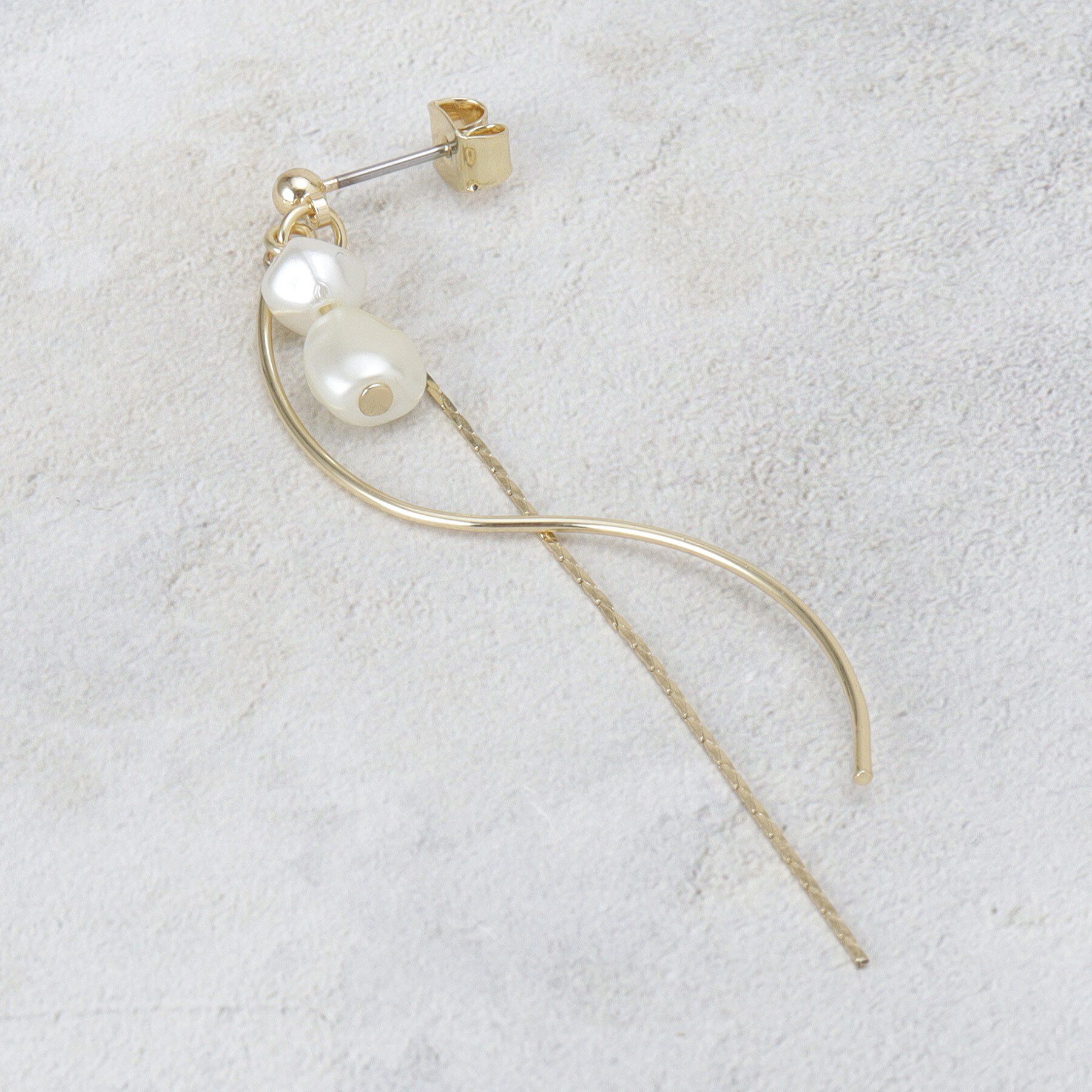 OPAQUE.CLIP「アクリルパール しゃらしゃらピアス」|ピアス|