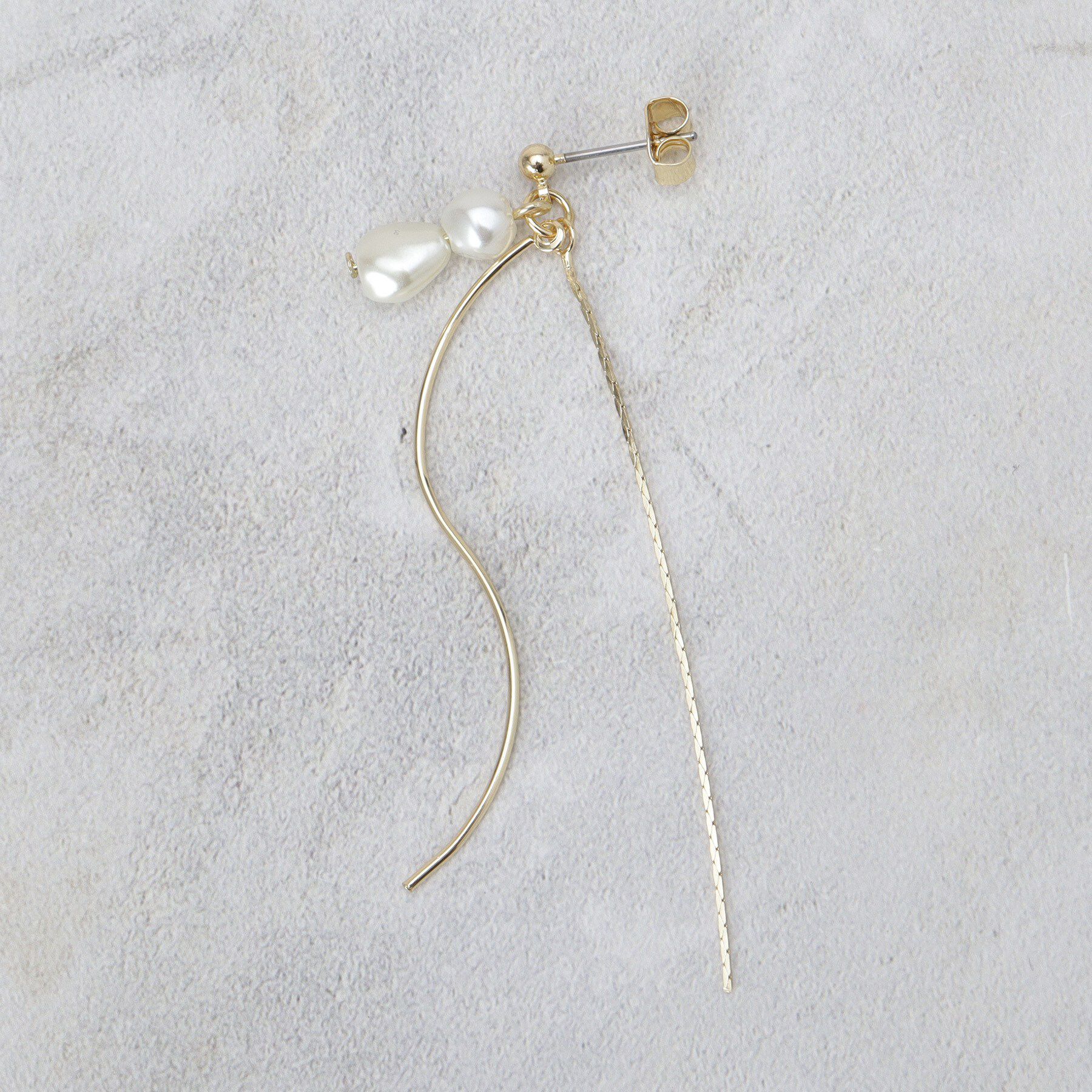 OPAQUE.CLIP「アクリルパール しゃらしゃらピアス」|ピアス|