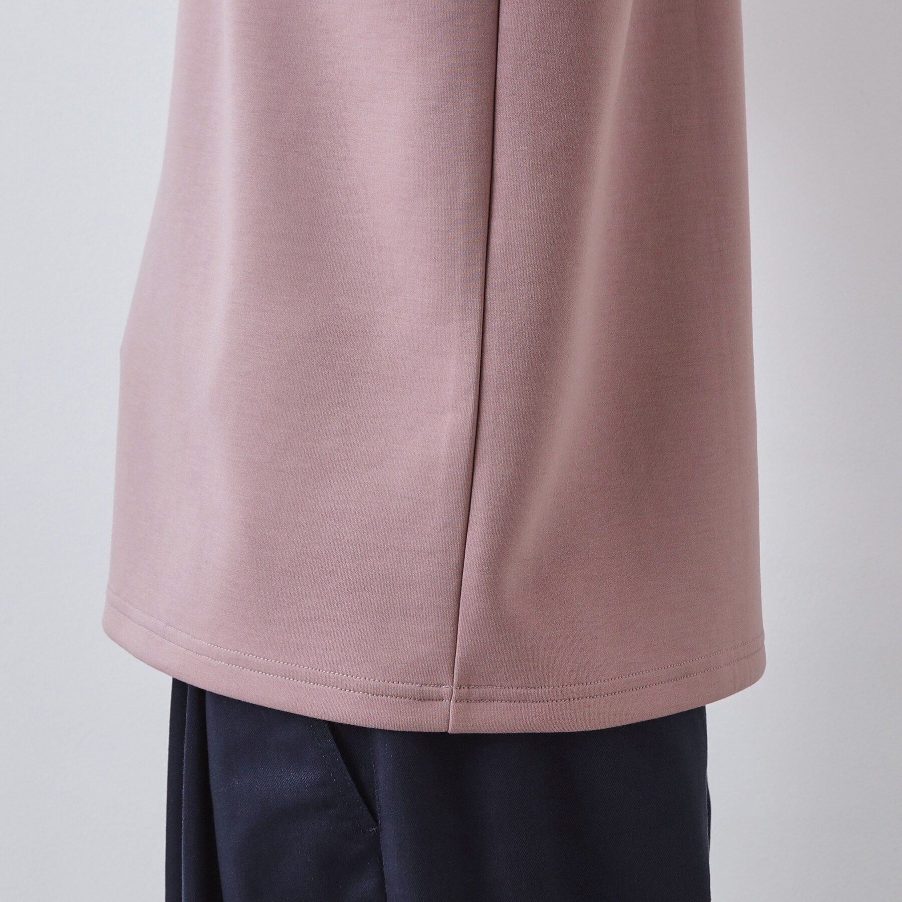 THE SHOP TK「【さりげないワンポイント】ダンボール刺繍スウェット 洗濯機OK」|Tシャツ・カットソー|