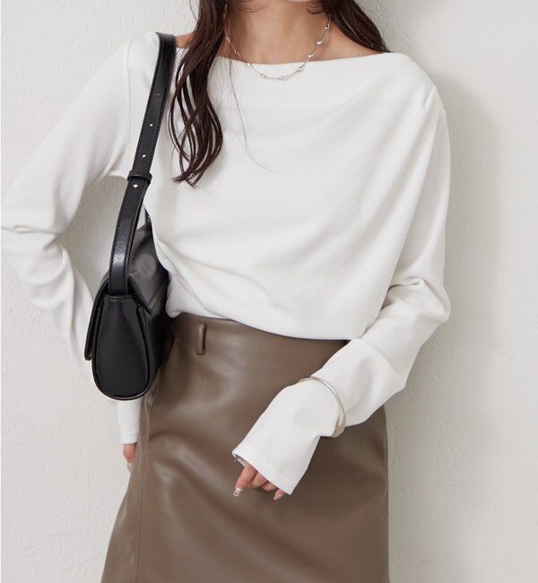  「チャーム付きオフショルリブロングTシャツ」|Tシャツ・カットソー|オフホワイト