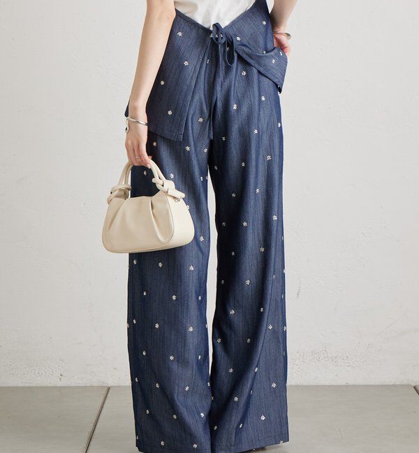  「ビージーフラワースラックス」|チノ|